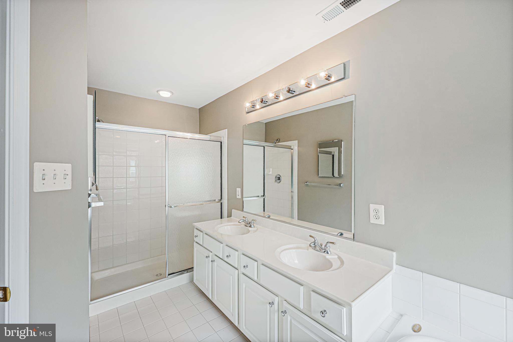 GOVERNORS GRANT - Residential Lease