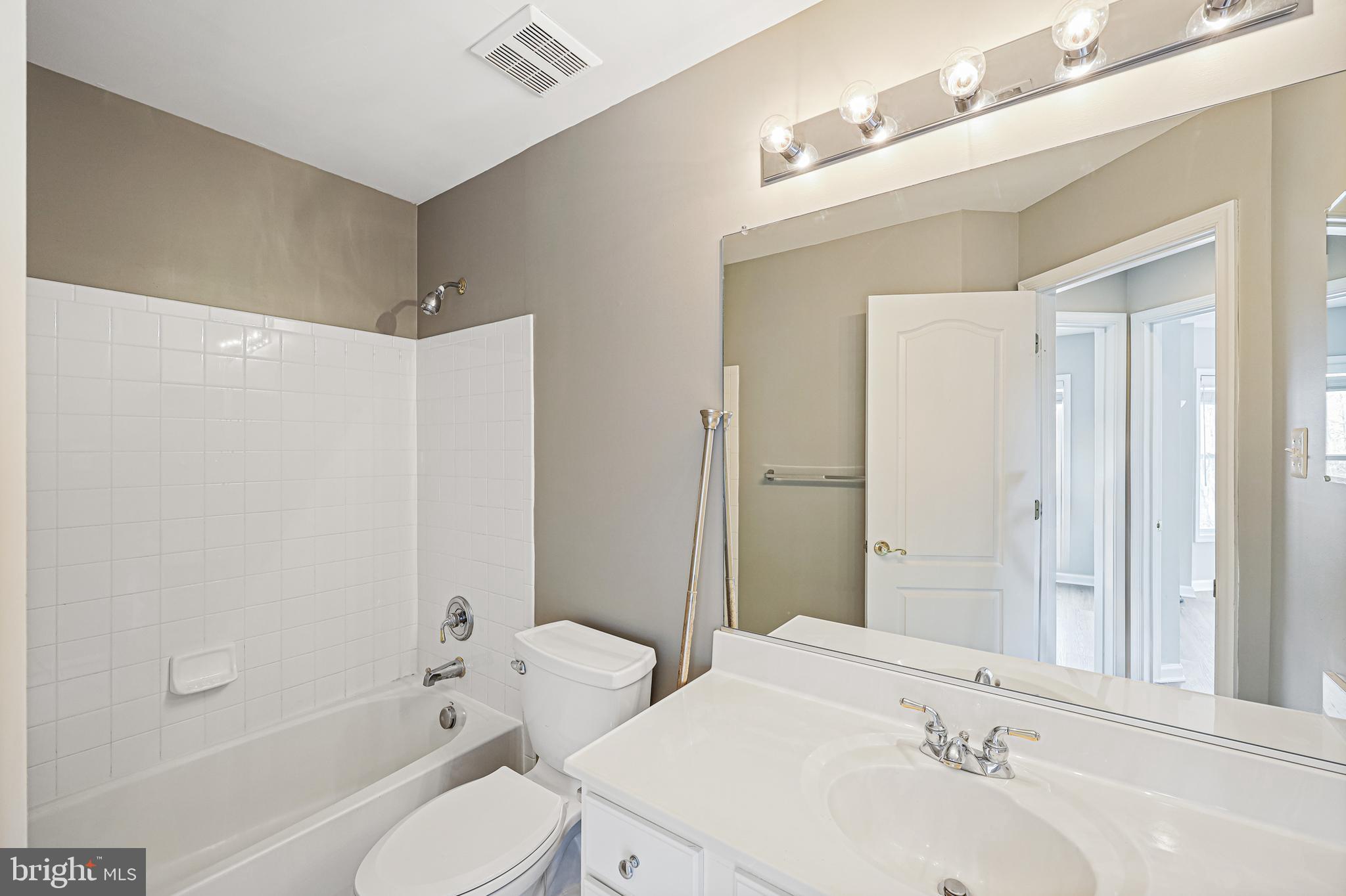 GOVERNORS GRANT - Residential Lease