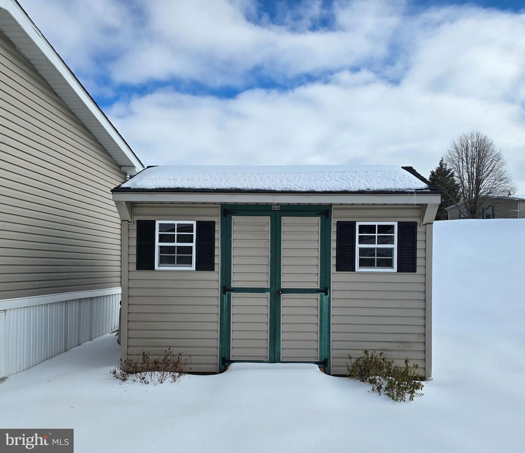 Photo of 118 Lisa Circle, YORK, PA 17406 (MLS # PAYK2096738)