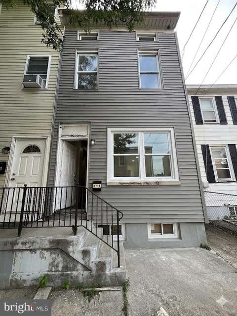Townhouse For Rent - 311 Second Street<br/> TRENTON, NJ 08611