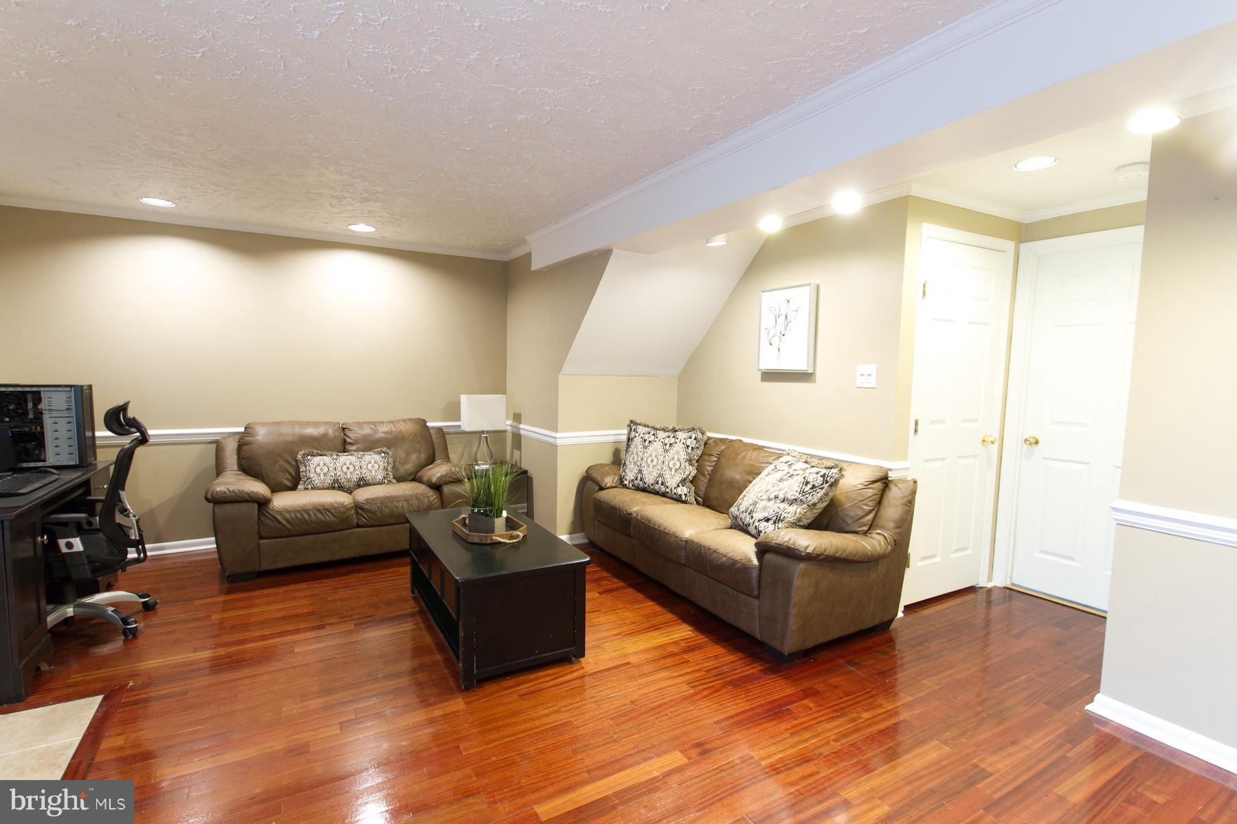 VAN DORN VILLAGE - Residential