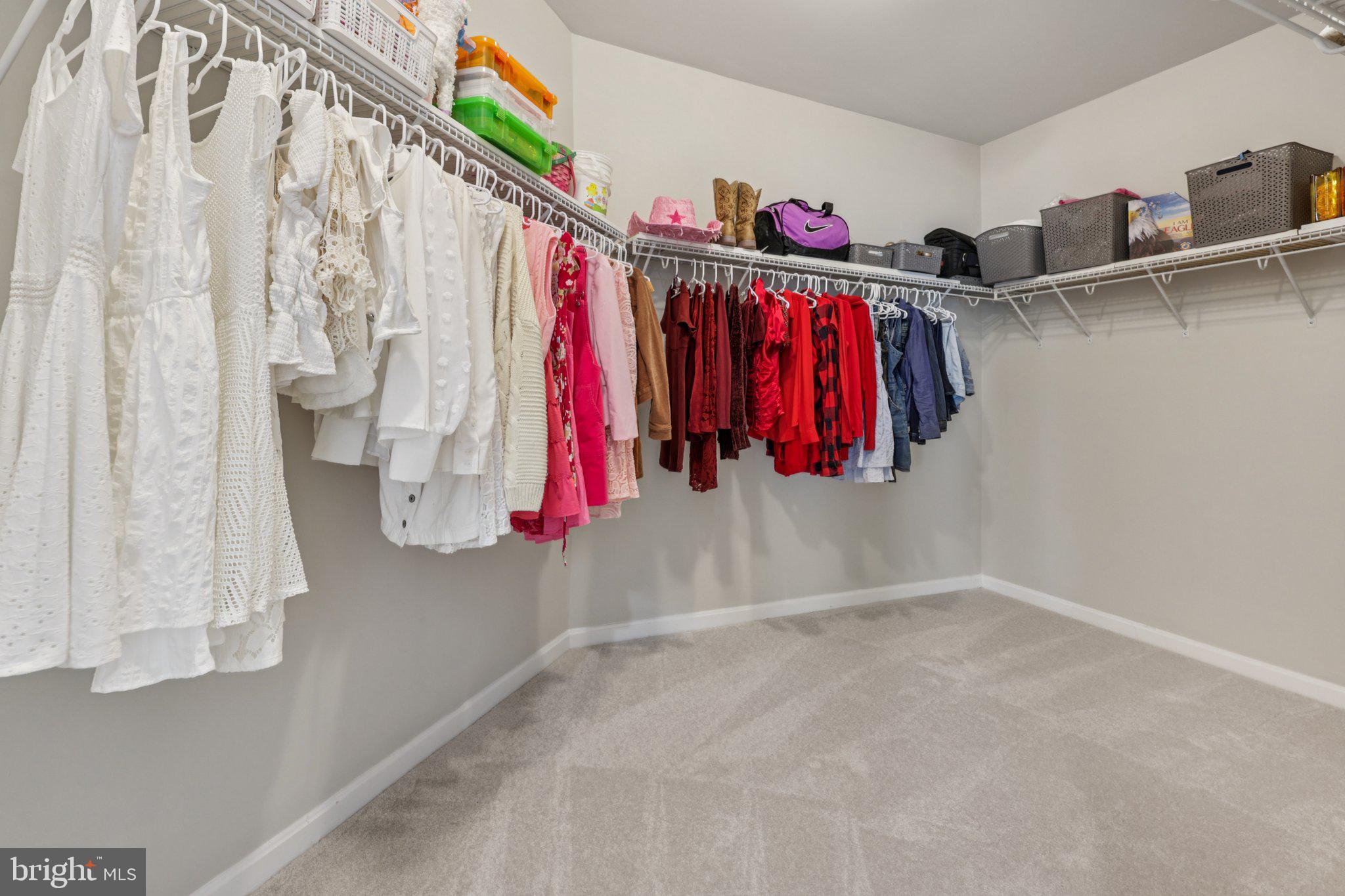 BROADLANDS - Residential