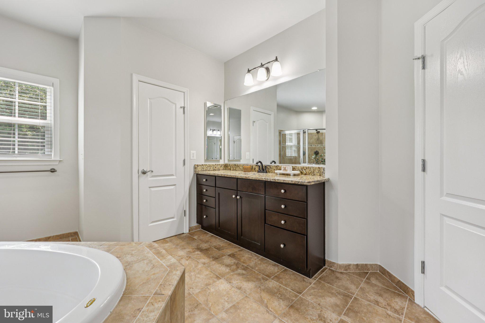 BROADLANDS - Residential