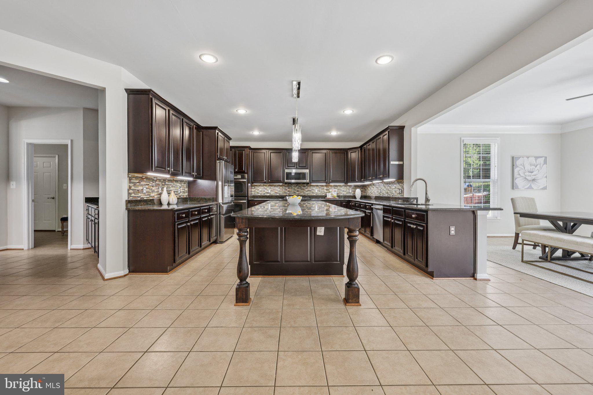 BROADLANDS - Residential