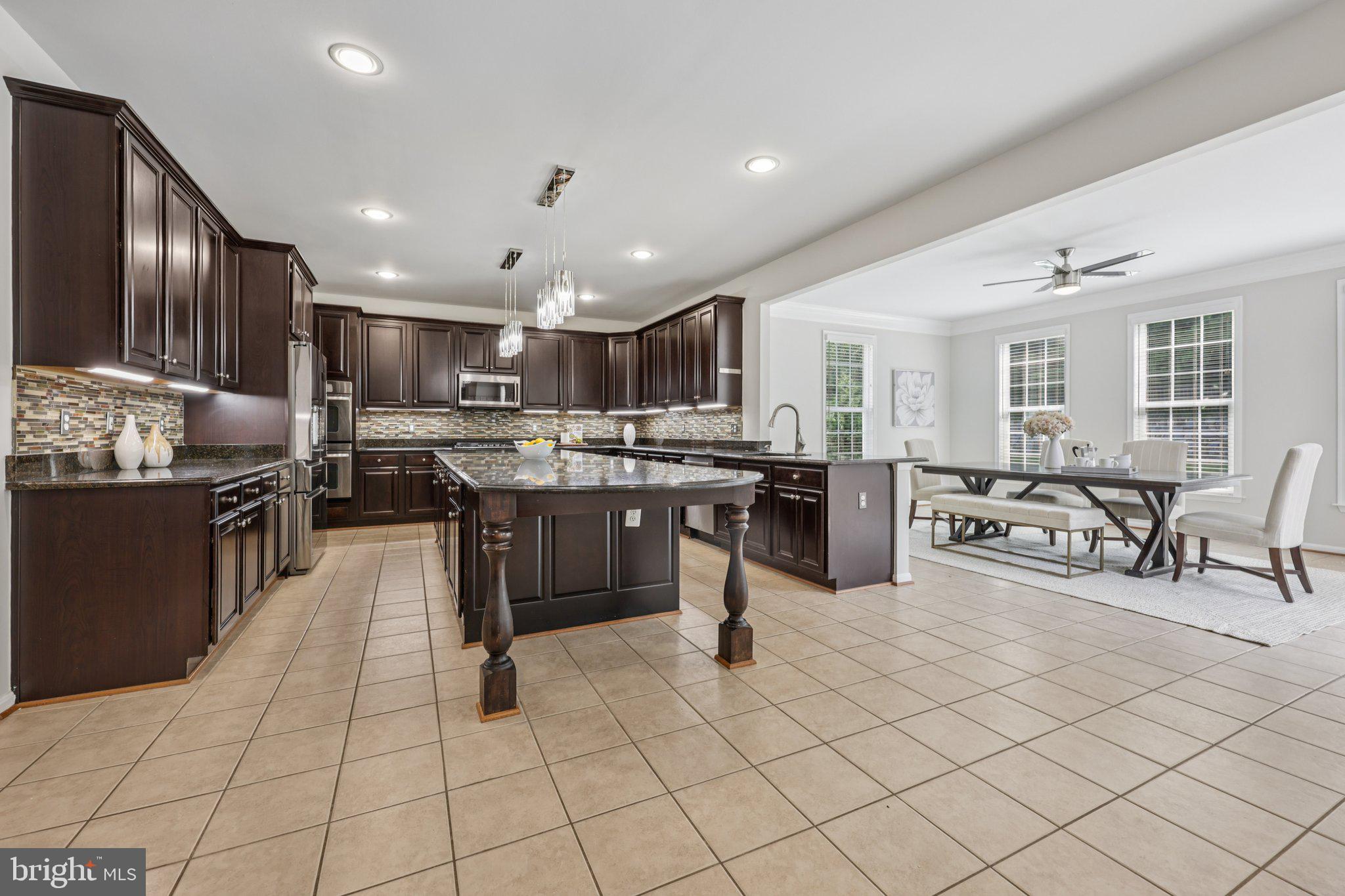 BROADLANDS - Residential