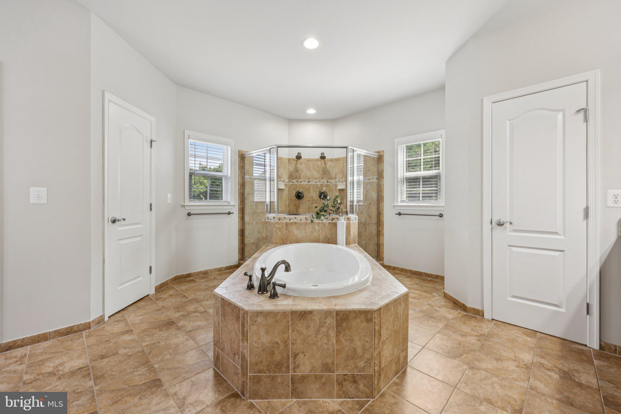 BROADLANDS - Residential