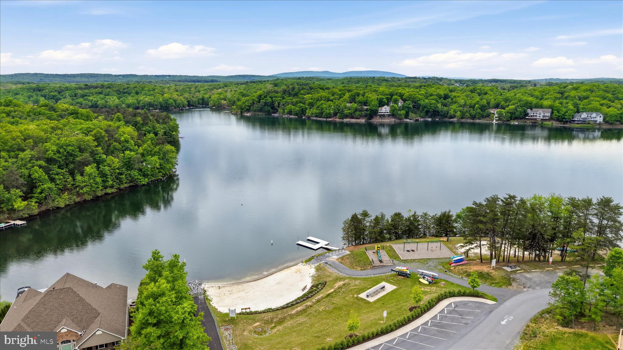 LAKE HOLIDAY ESTATES - Residential