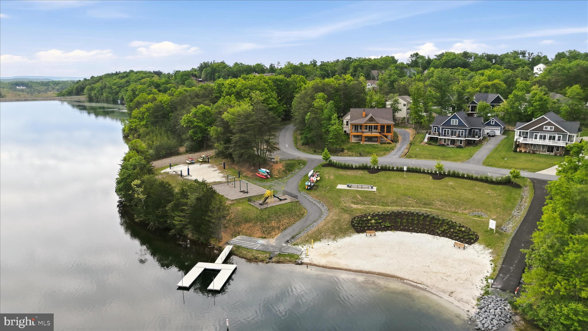 LAKE HOLIDAY ESTATES - Residential