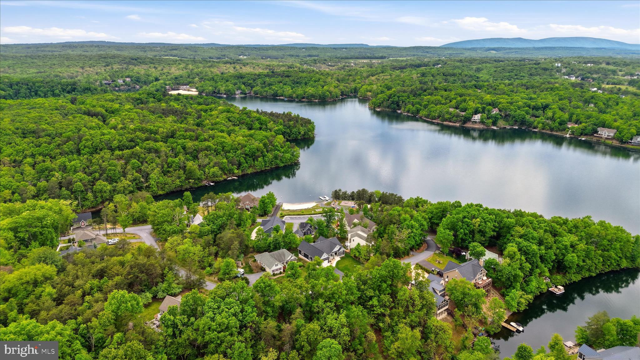 LAKE HOLIDAY ESTATES - Residential