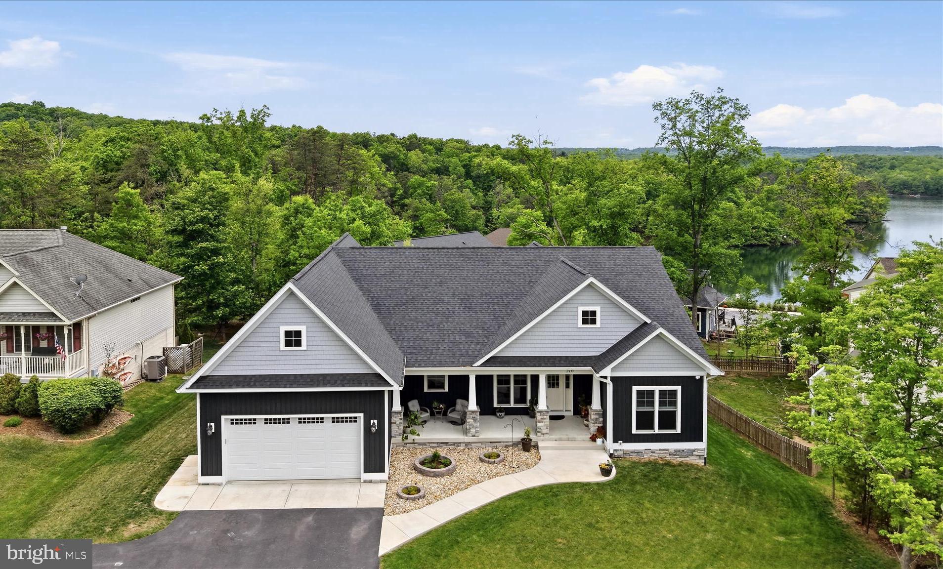 LAKE HOLIDAY ESTATES - Residential