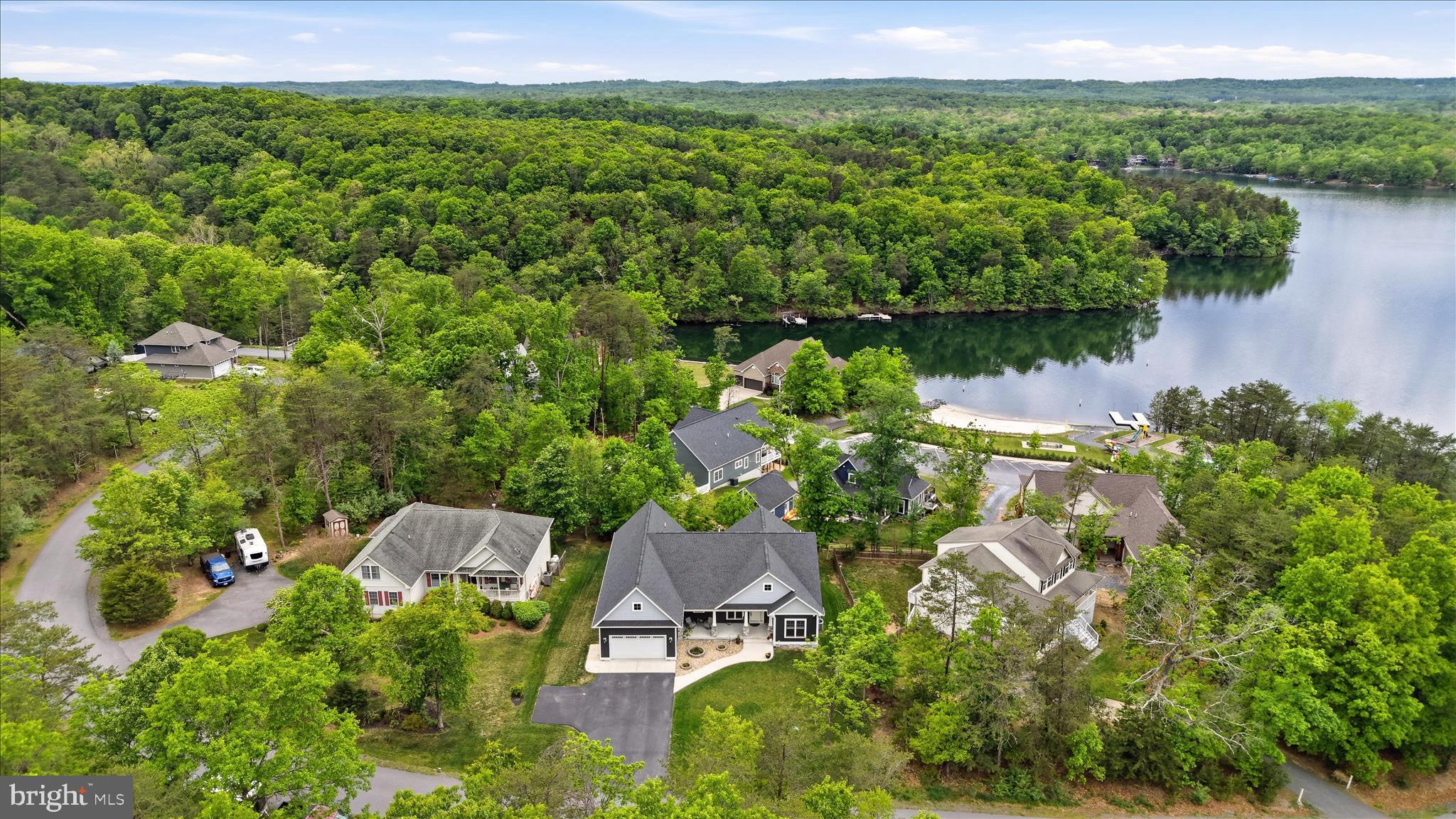 LAKE HOLIDAY ESTATES - Residential