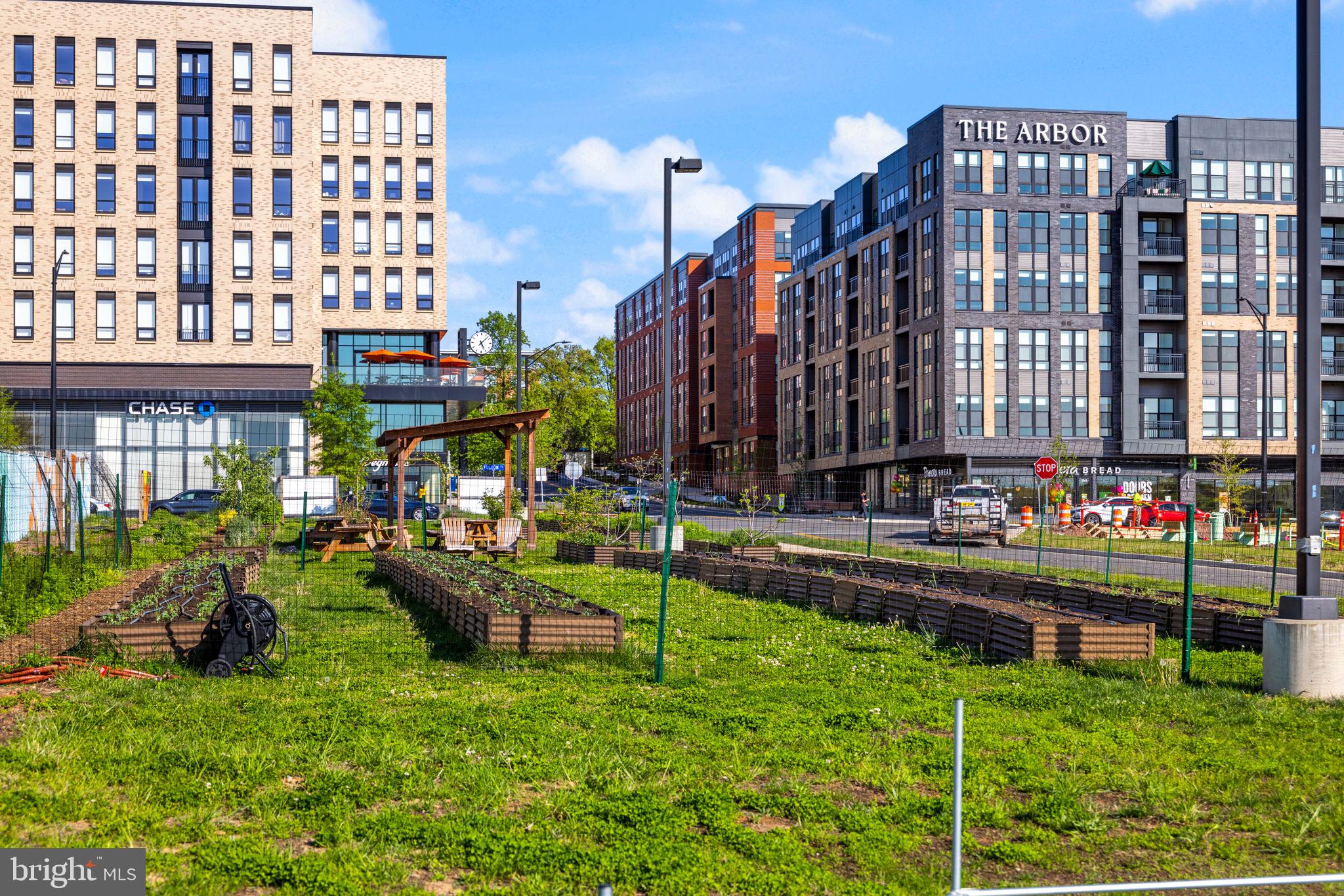 SOUTHGATE SQUARE CLUSTER - Residential