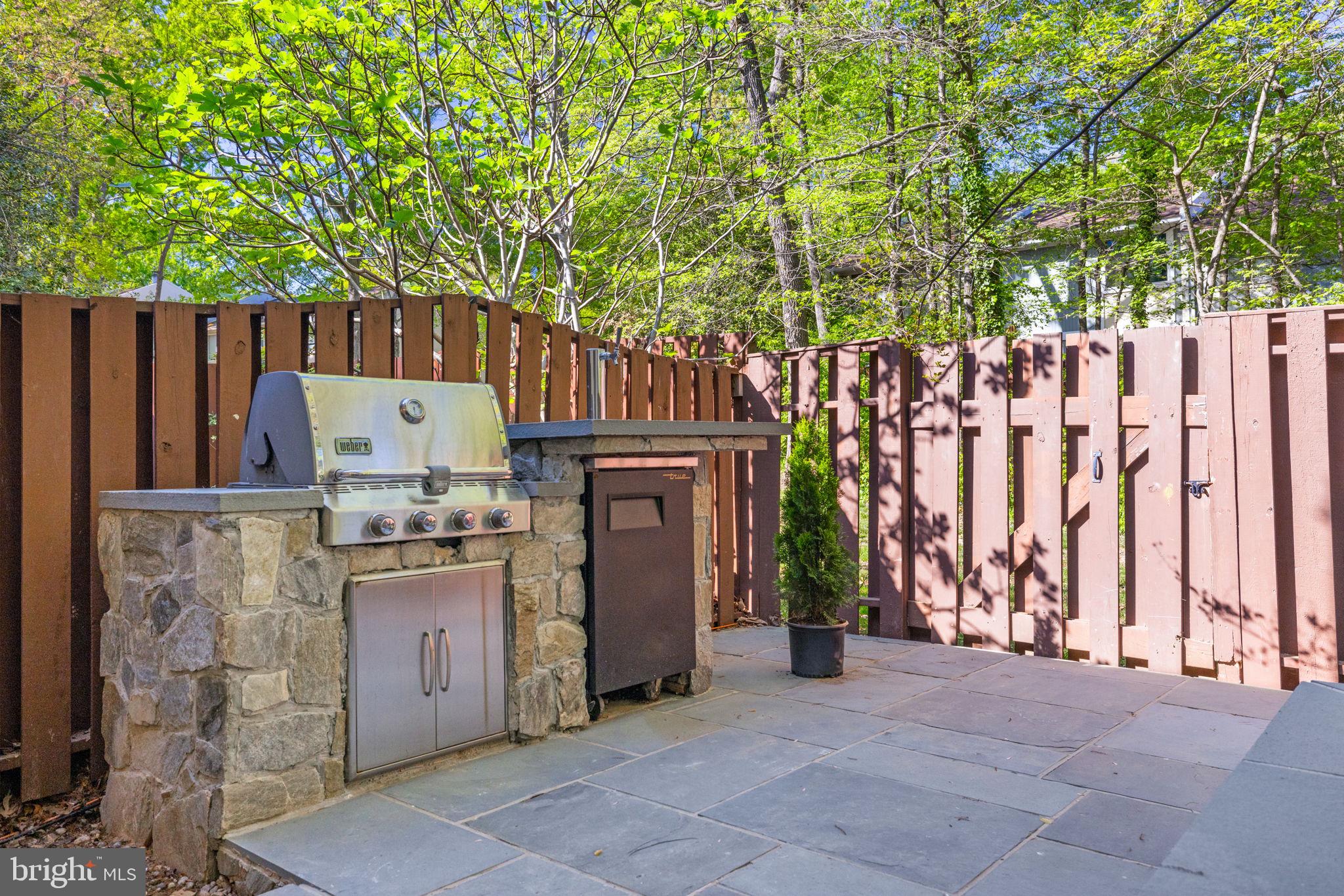 SOUTHGATE SQUARE CLUSTER - Residential