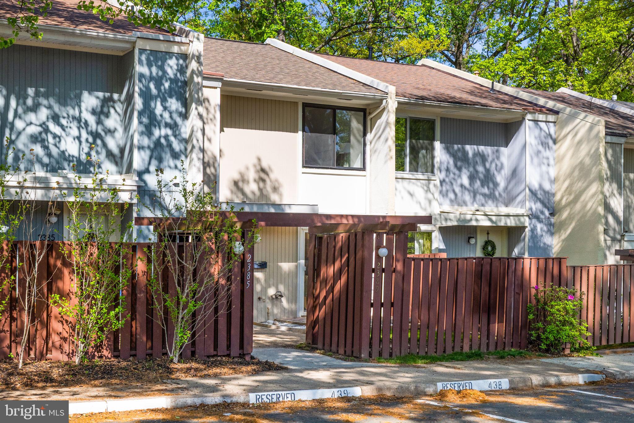 2389 SOUTHGATE SQUARE