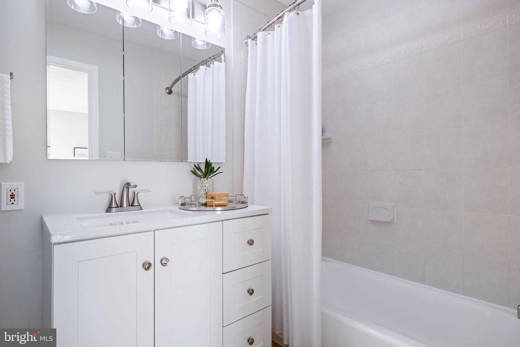 SOUTHGATE SQUARE CLUSTER - Residential