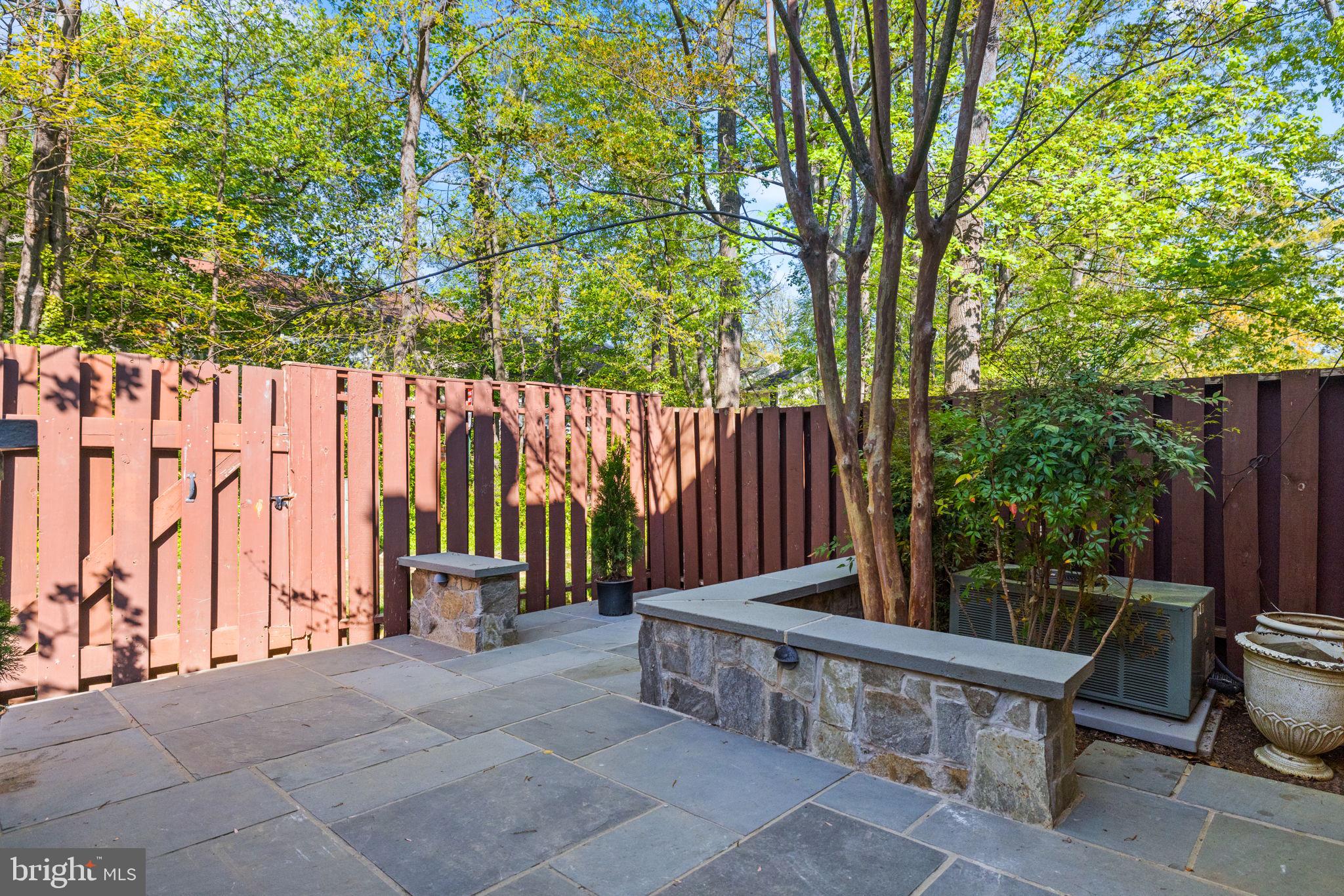 SOUTHGATE SQUARE CLUSTER - Residential