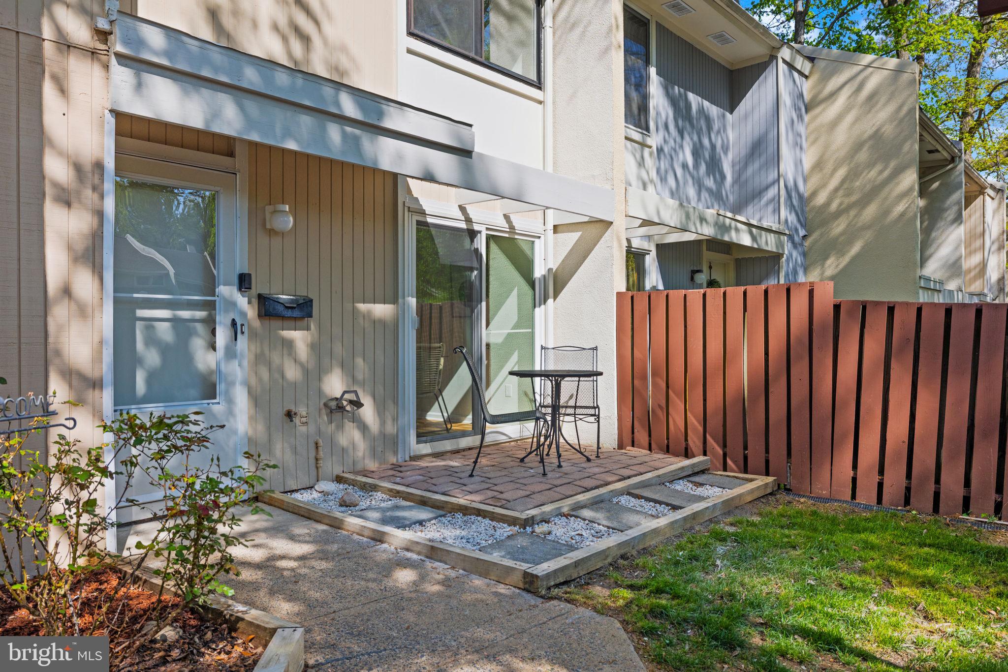 2389 SOUTHGATE SQUARE