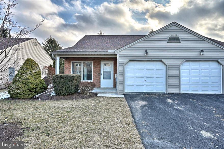 Buyers will love this beautifully updated condo in Willow Crossing!  Enjoy single level living with an open concept living and dining space, gorgeous kitchen w/ stainless steel appliances, master suite, additional bedroom, and second full bath. Exterior offers a patio for relaxing with a cup of coffee. Great location minutes from everything. Do not miss out on your chance to call this home!