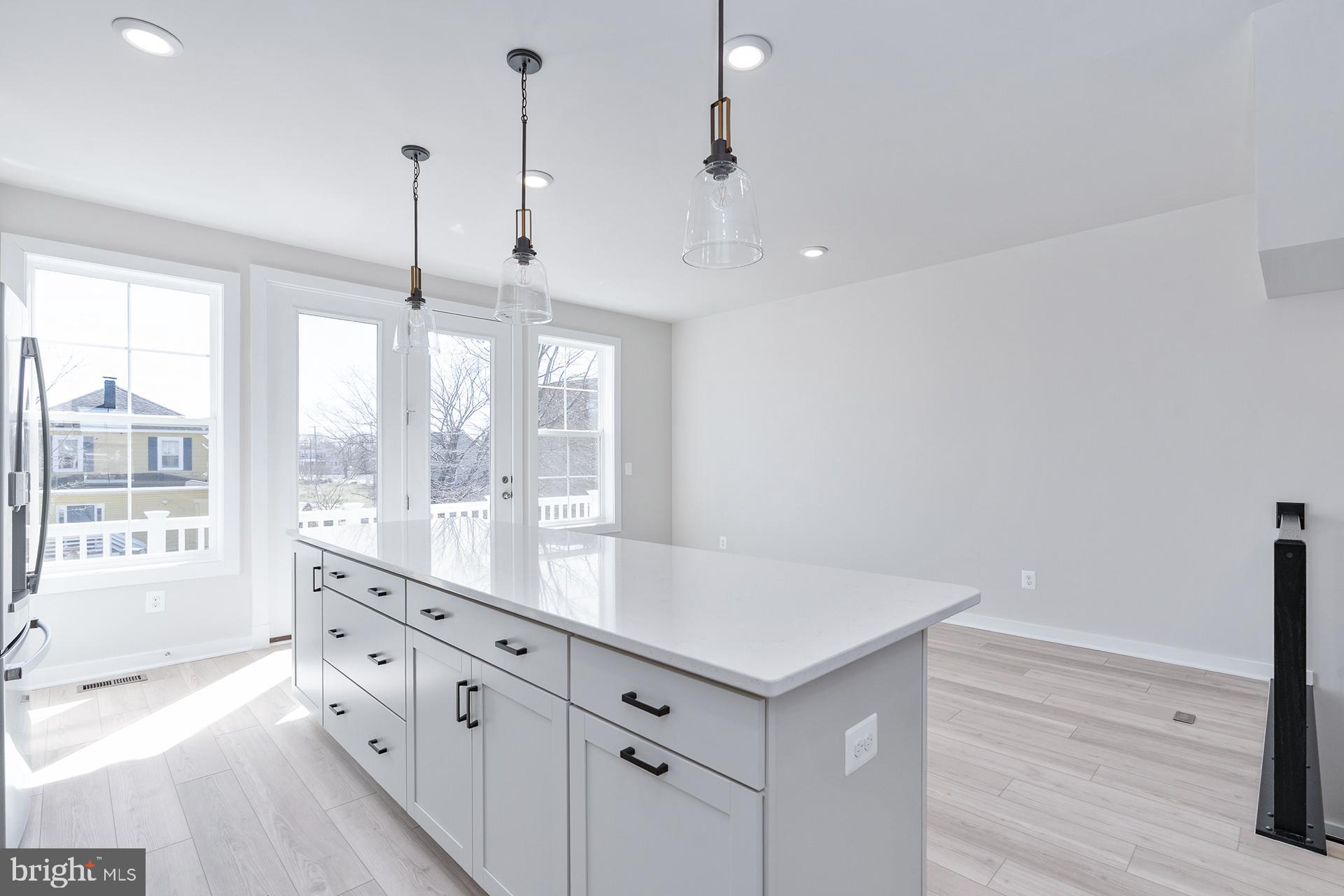 MARY'S LANDING - Residential