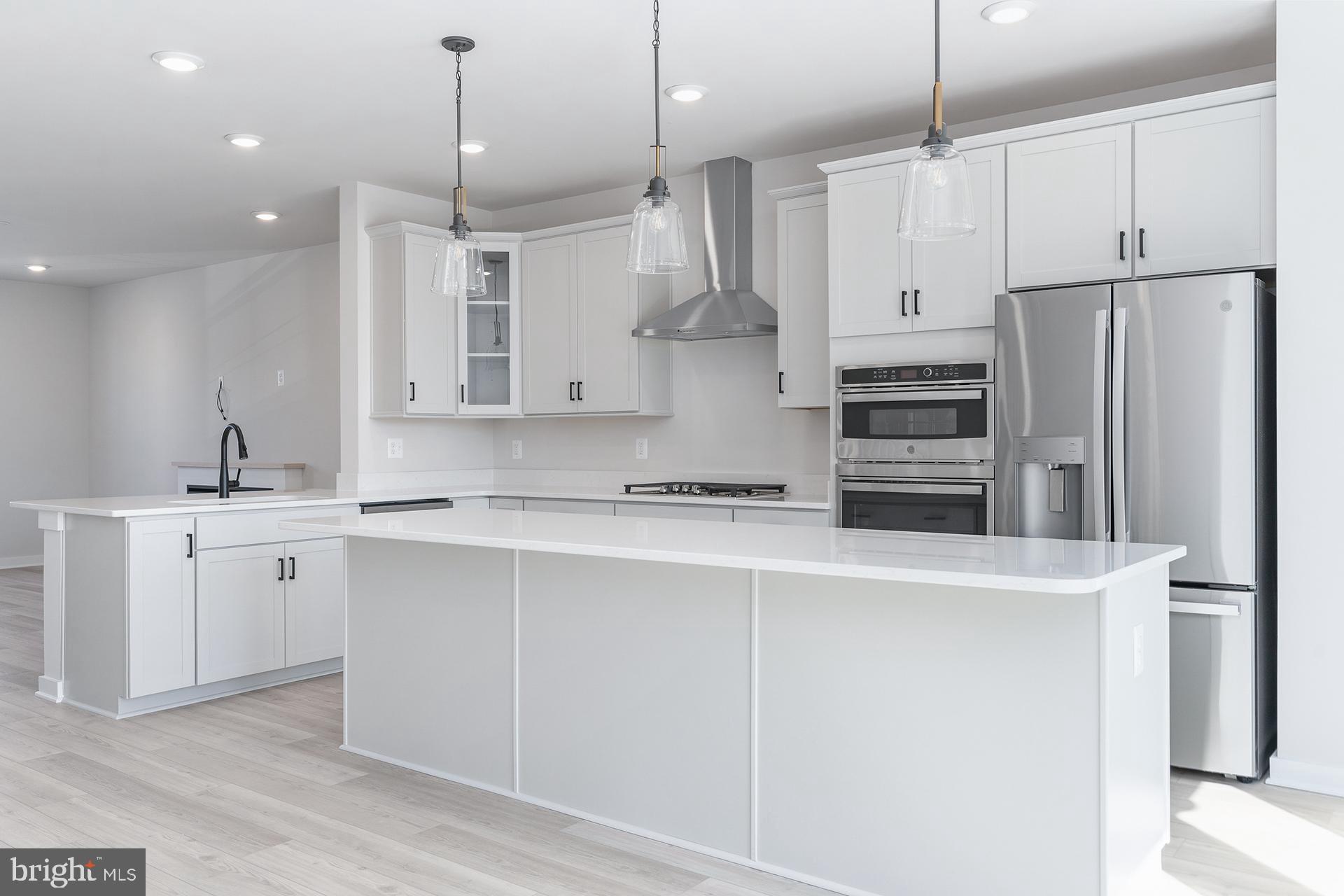 MARY'S LANDING - Residential