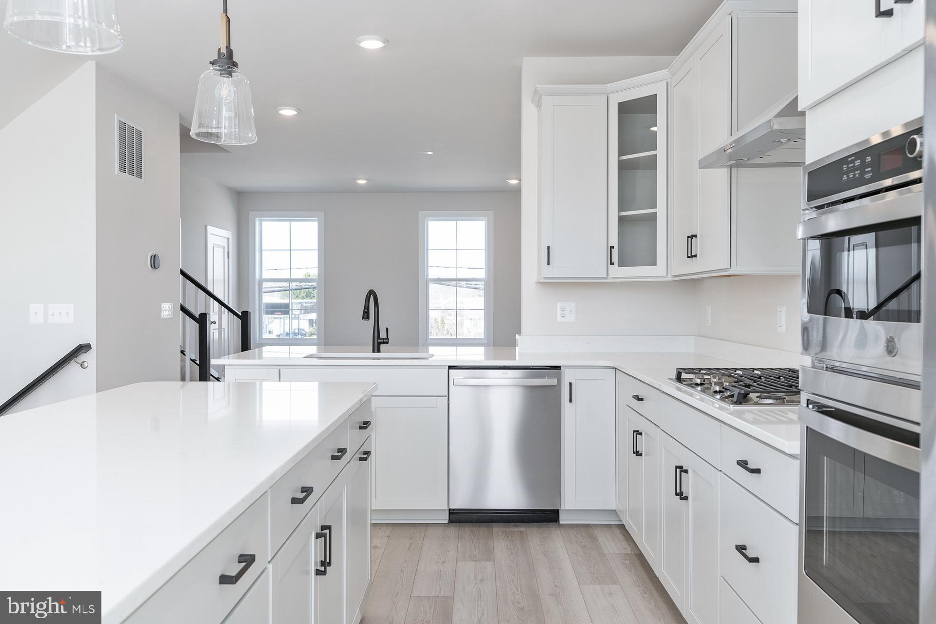 MARY'S LANDING - Residential