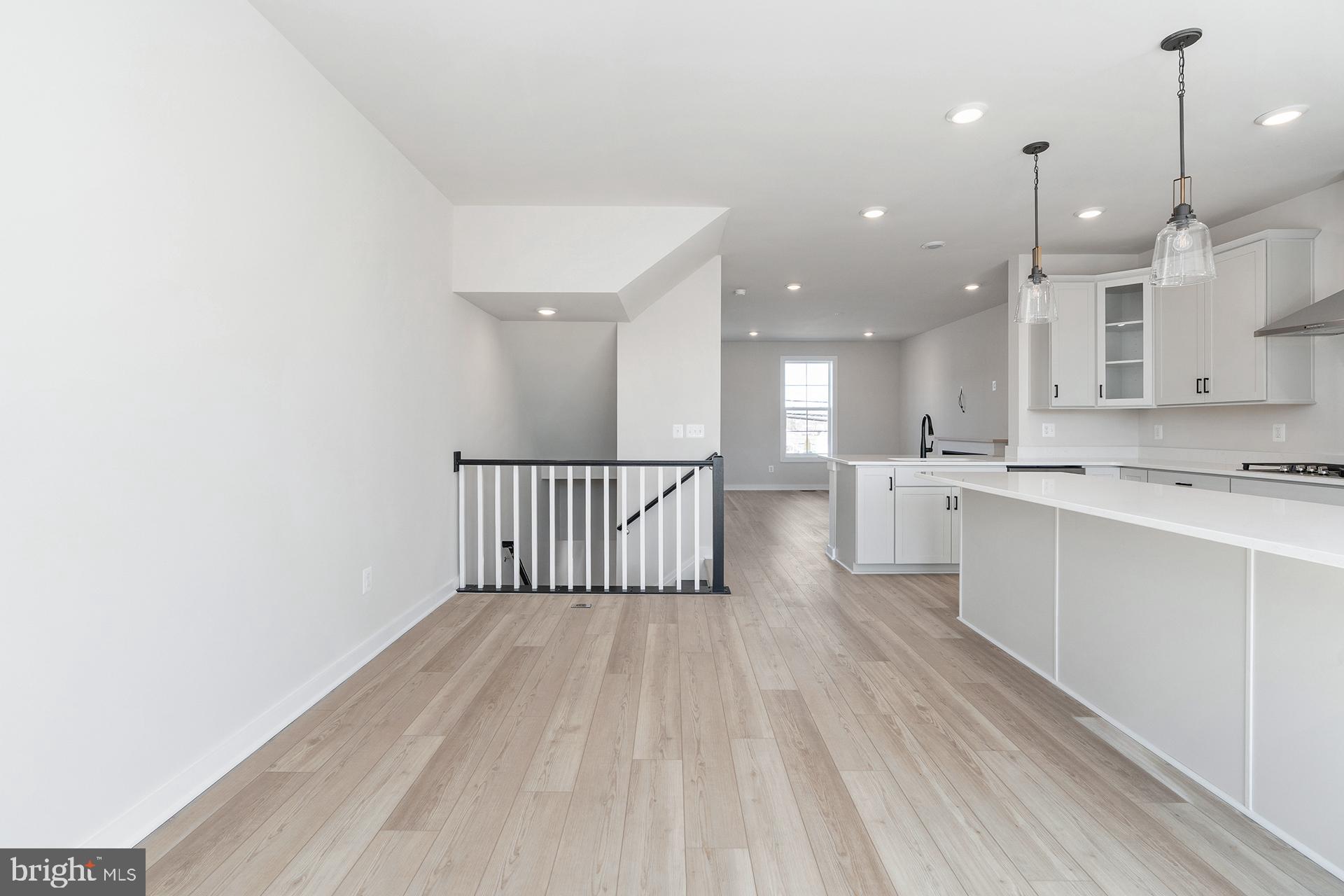 MARY'S LANDING - Residential