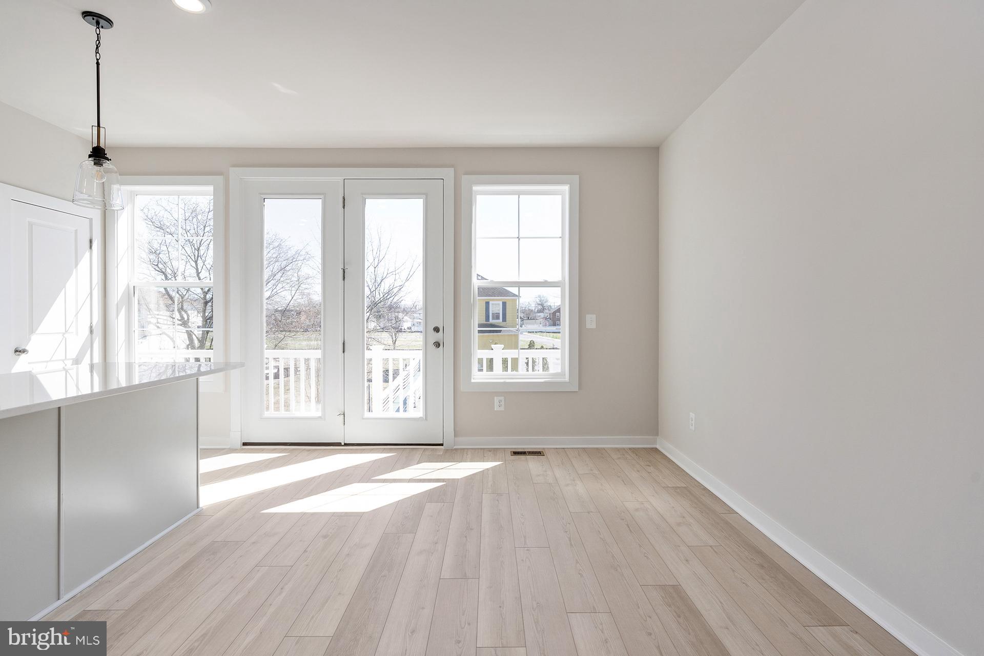 MARY'S LANDING - Residential