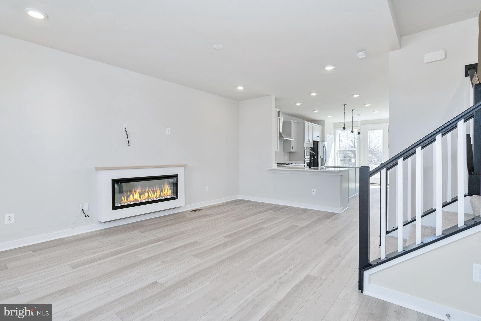 MARY'S LANDING - Residential