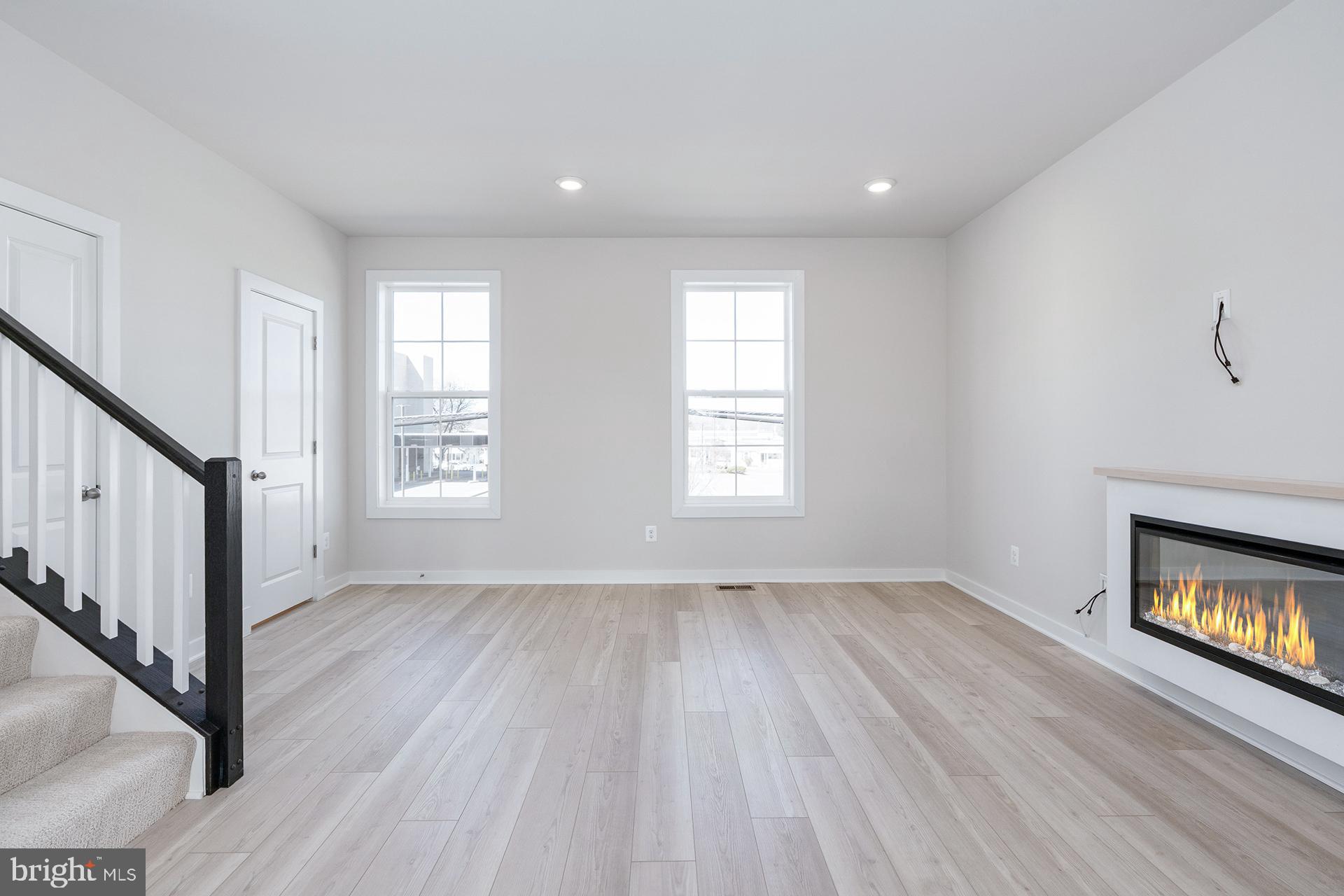 MARY'S LANDING - Residential