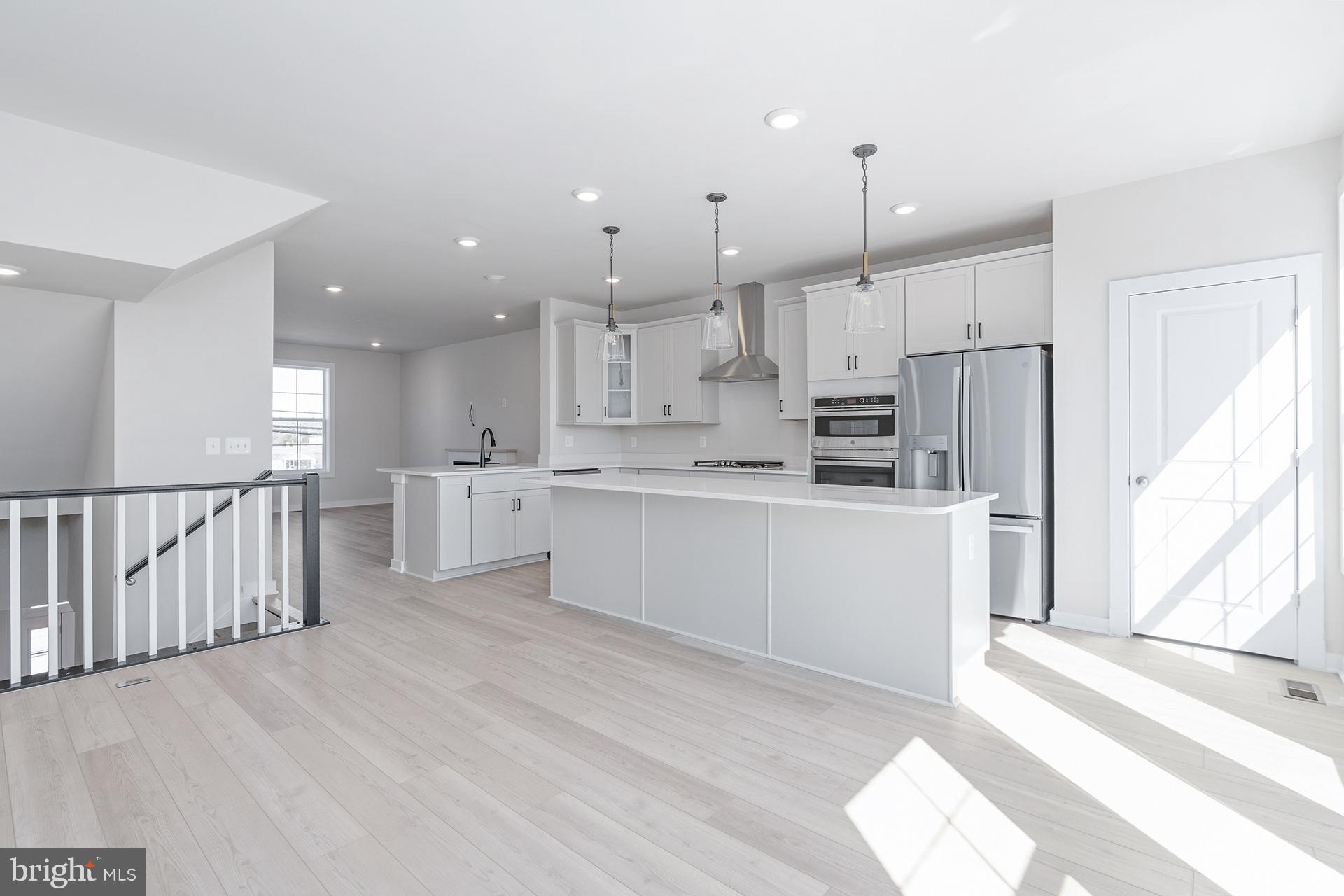 MARY'S LANDING - Residential