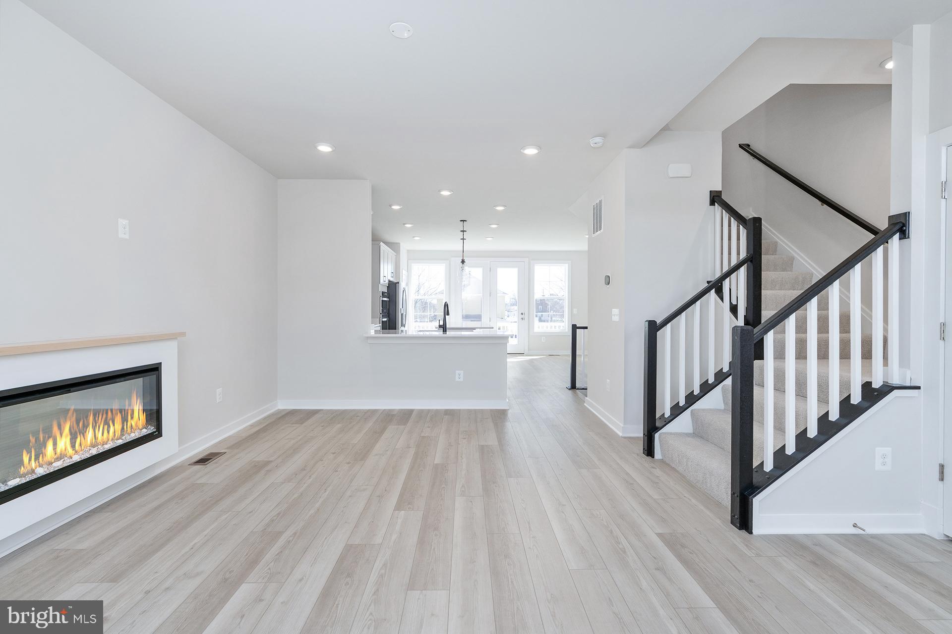 MARY'S LANDING - Residential