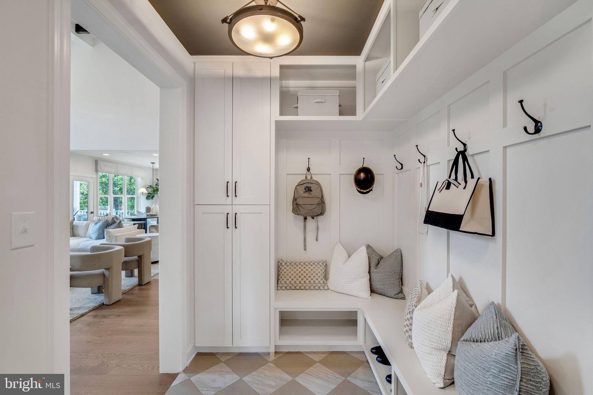 STRAWBERRY HILLS - Residential