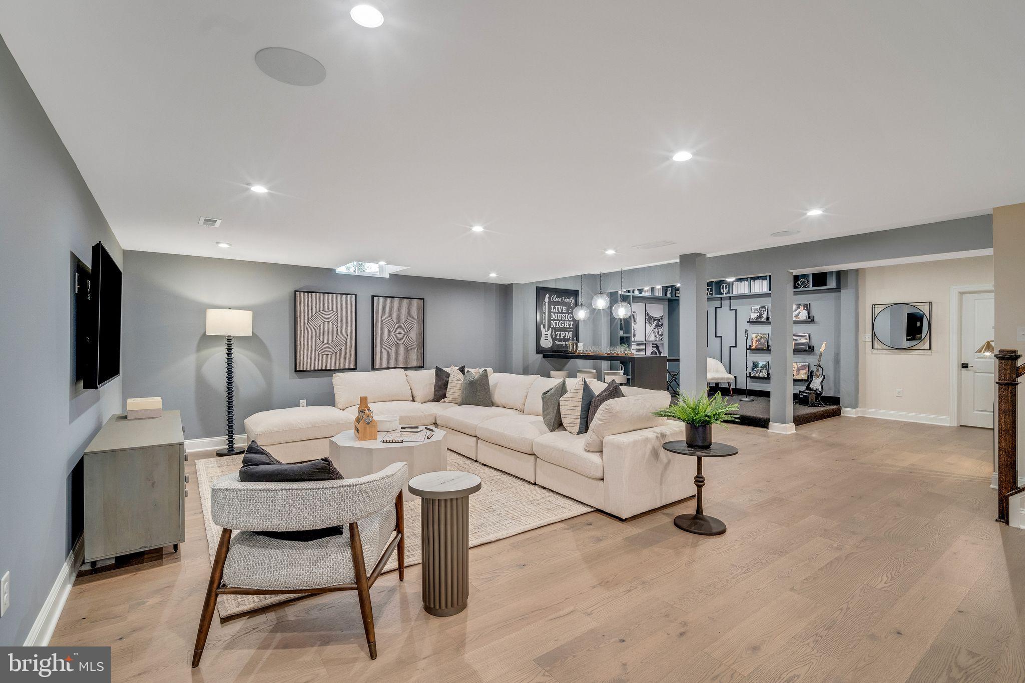 STRAWBERRY HILLS - Residential