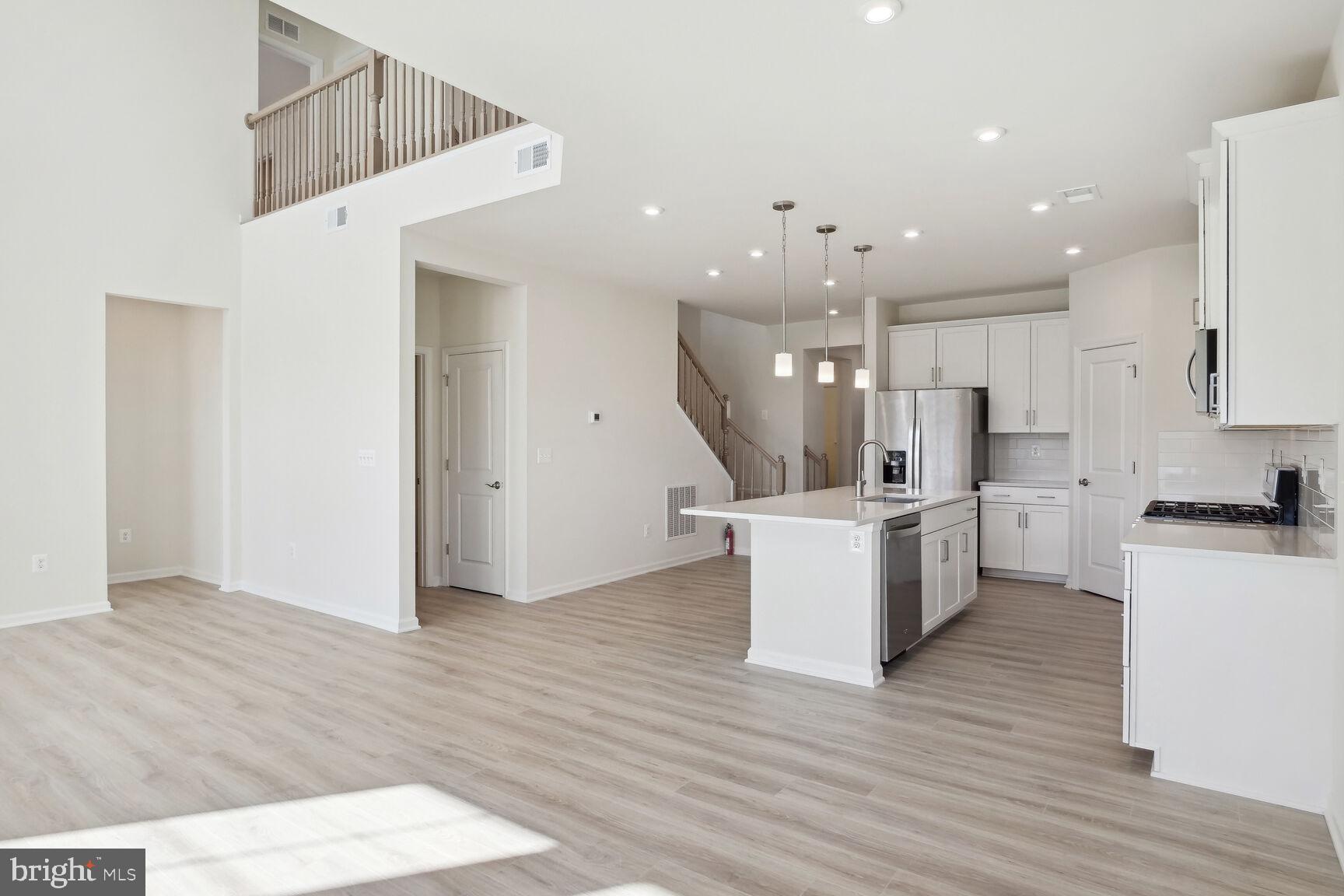 CHASE OAKS - Residential