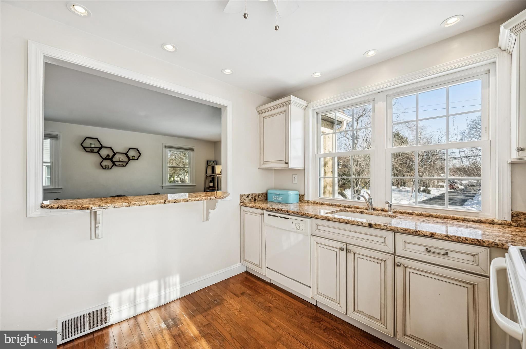 GARDEN CITY - Residential