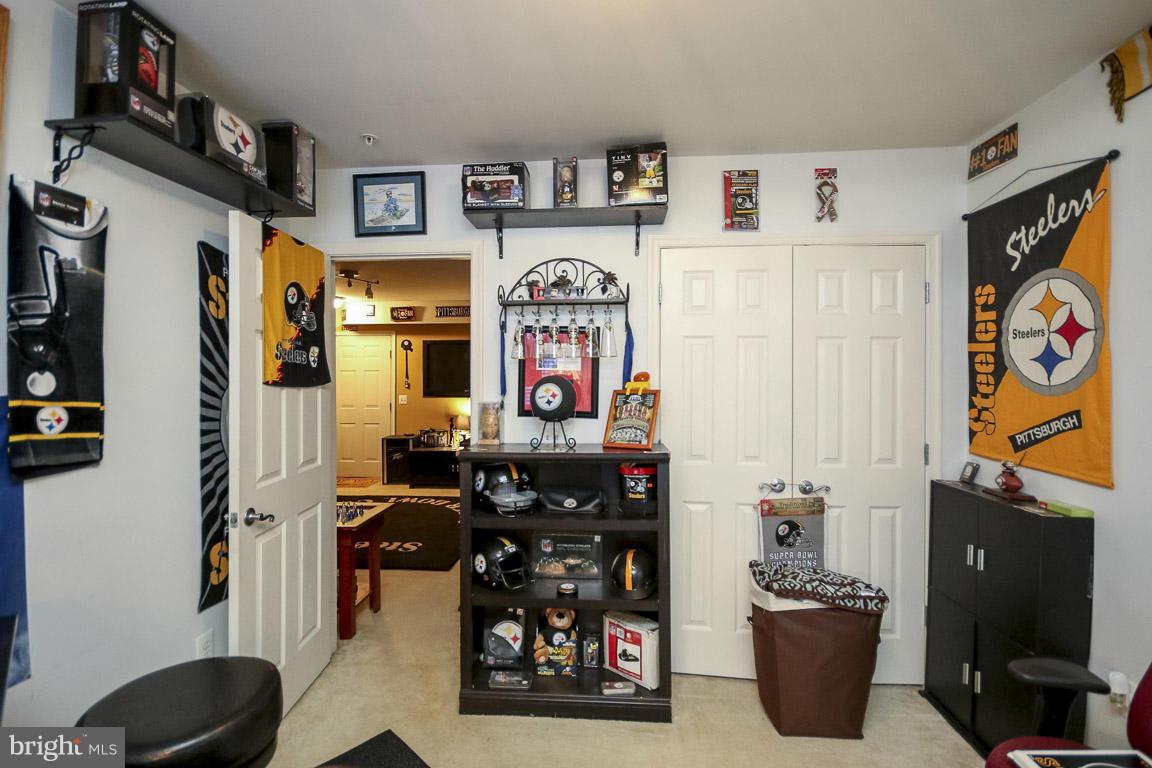 THE COMMONS ON WILLIAM SQUARE - Residential