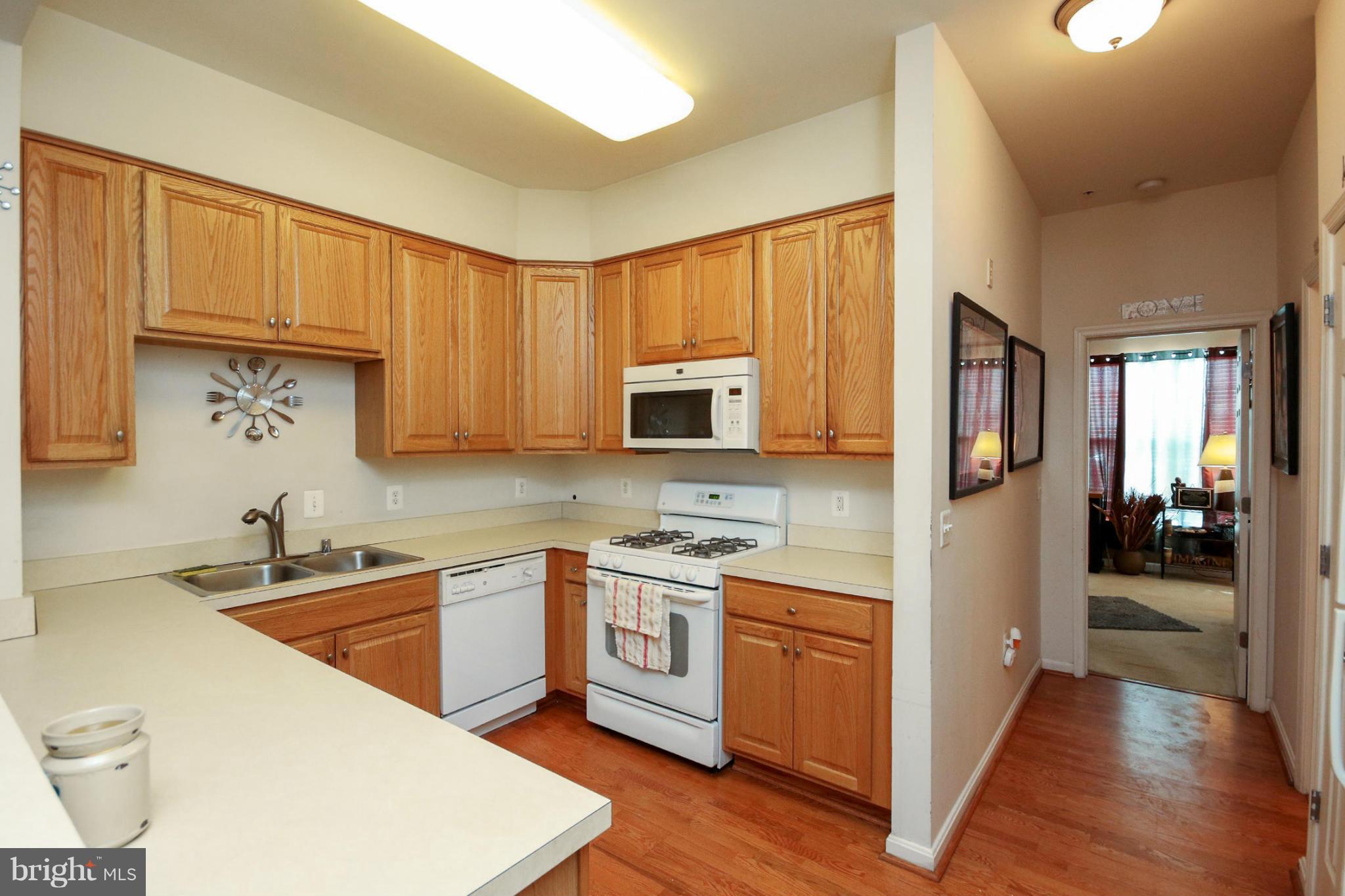 THE COMMONS ON WILLIAM SQUARE - Residential