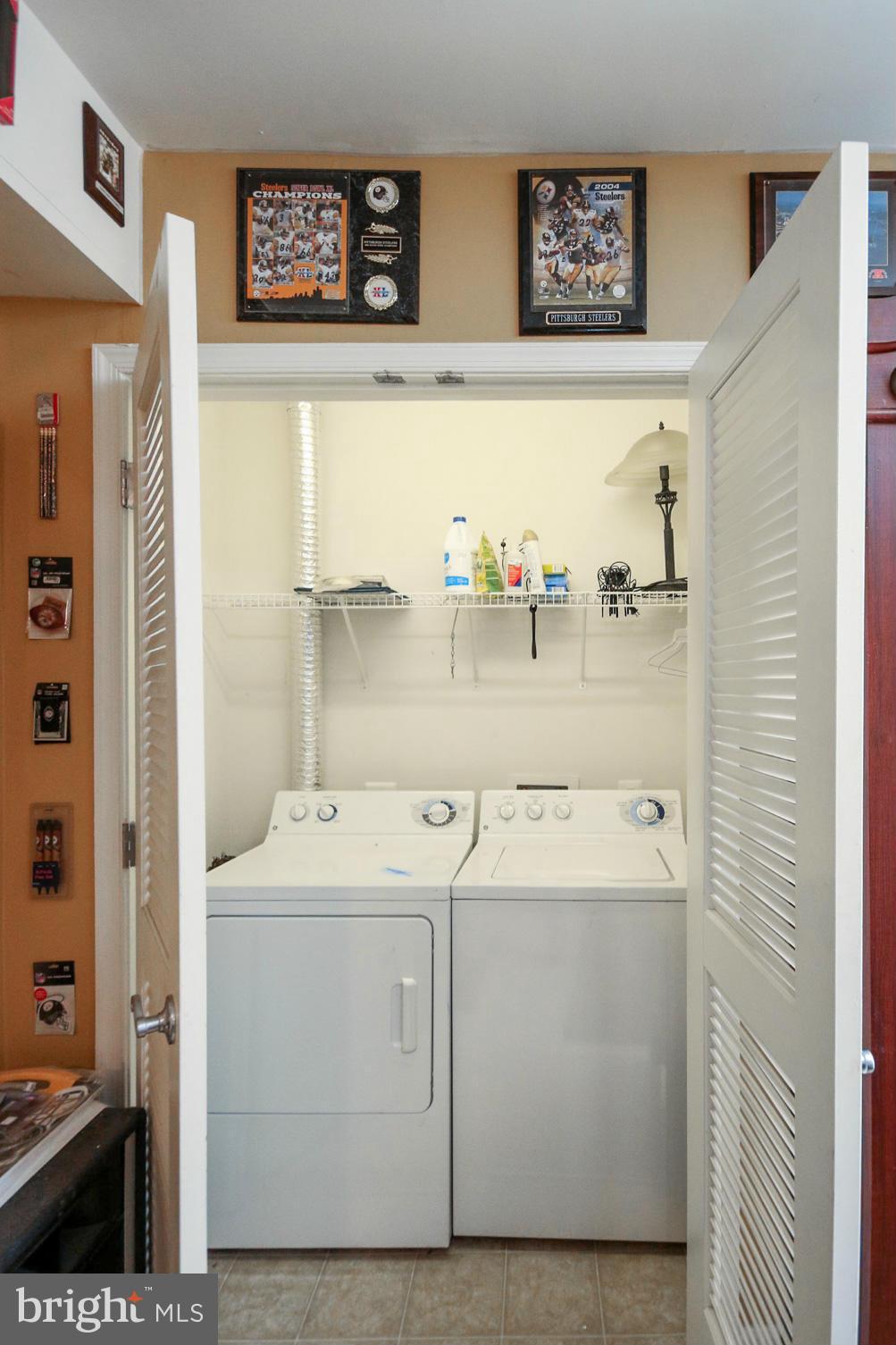 THE COMMONS ON WILLIAM SQUARE - Residential