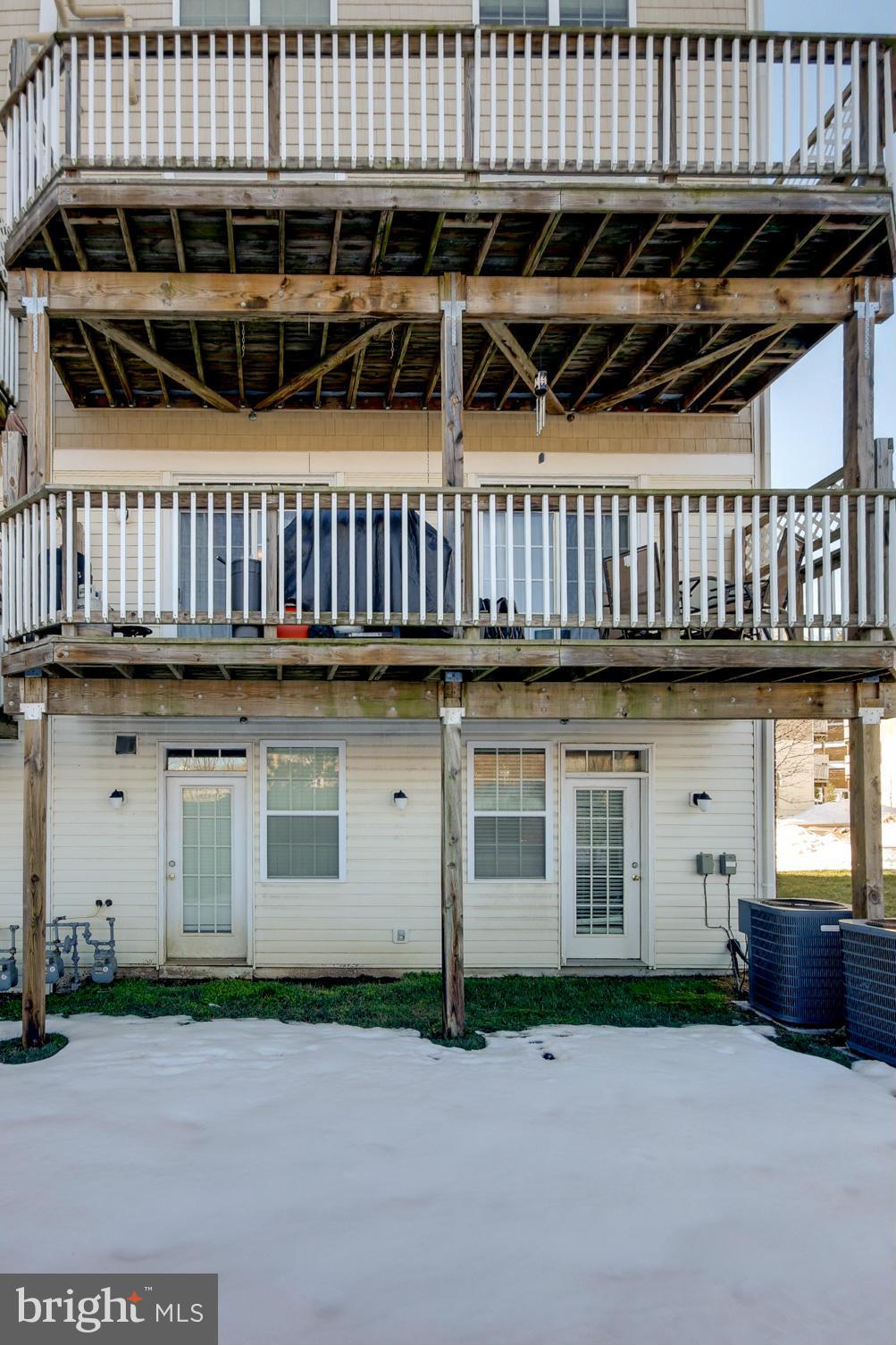 THE COMMONS ON WILLIAM SQUARE - Residential