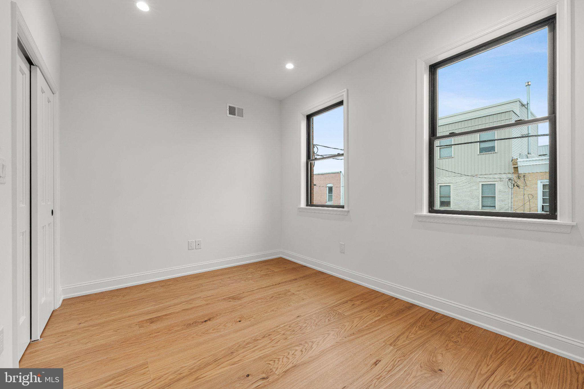 POINT BREEZE - Residential