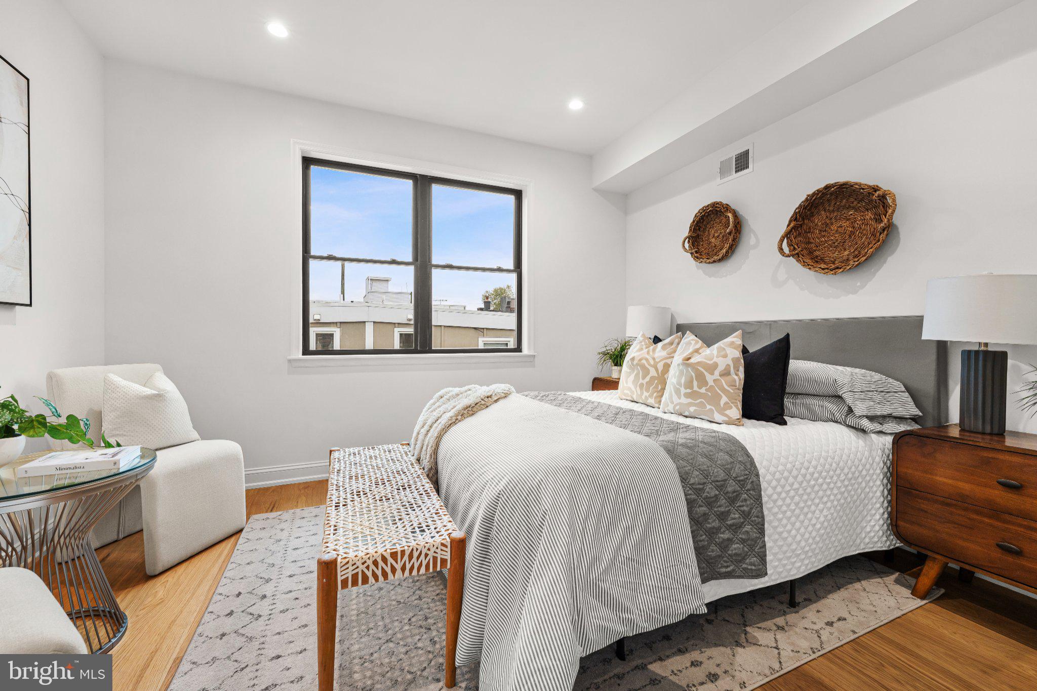 POINT BREEZE - Residential