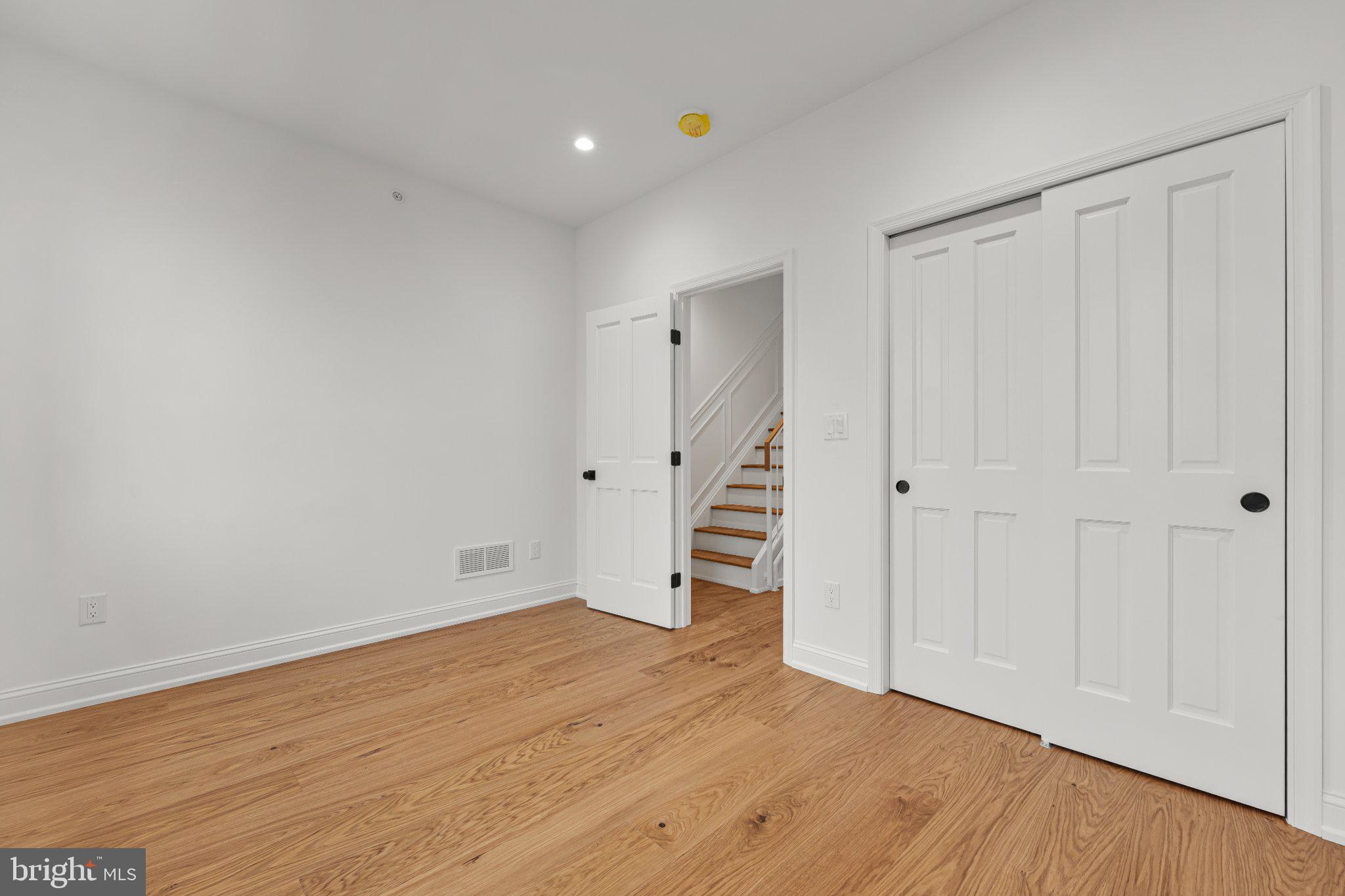 POINT BREEZE - Residential