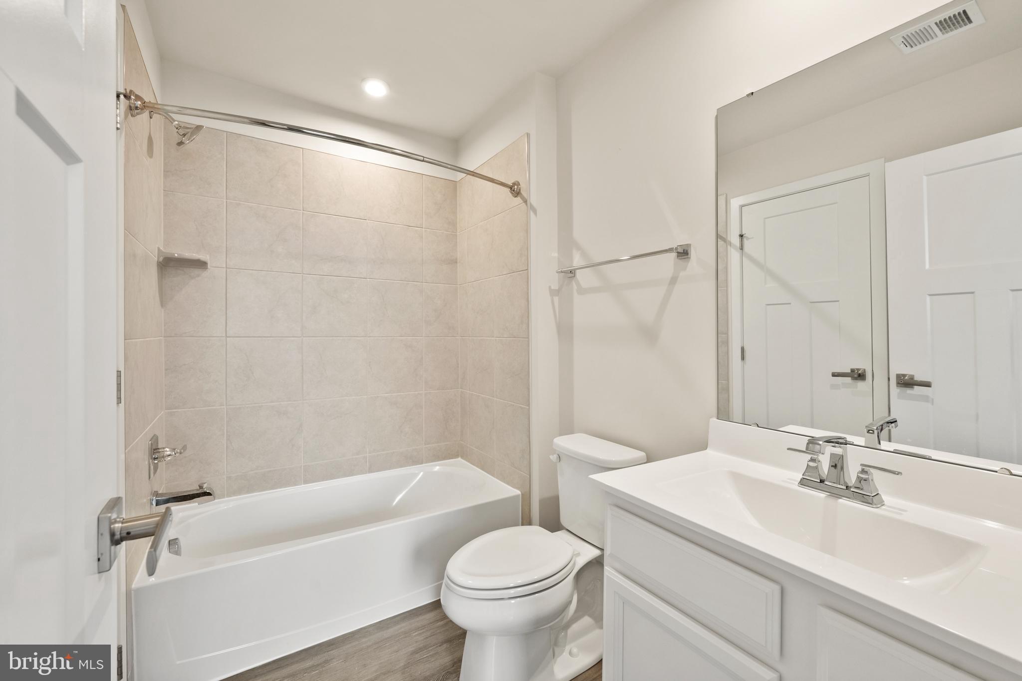 FOSTER'S GLEN - Residential Lease