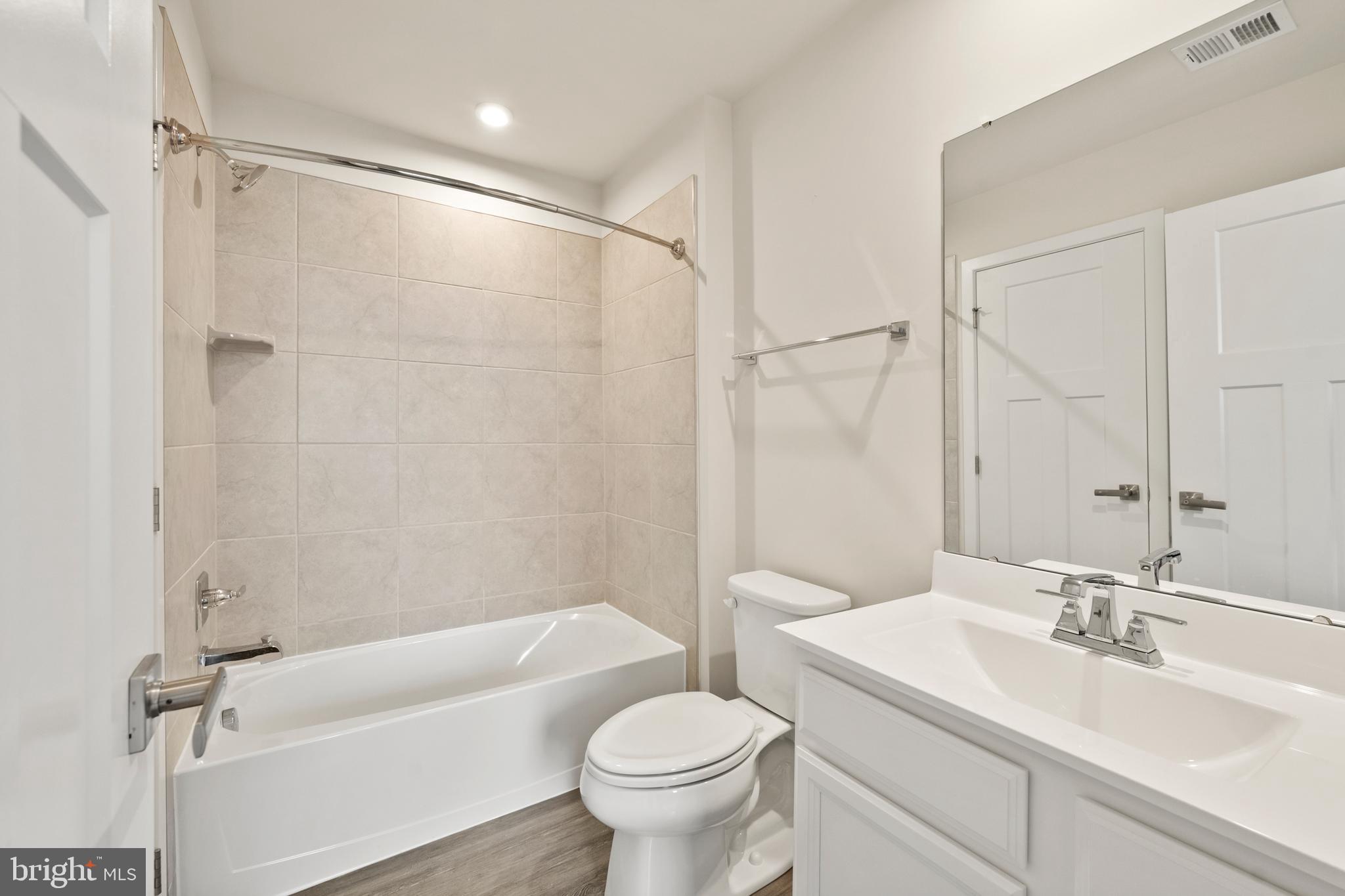 FOSTER'S GLEN - Residential Lease