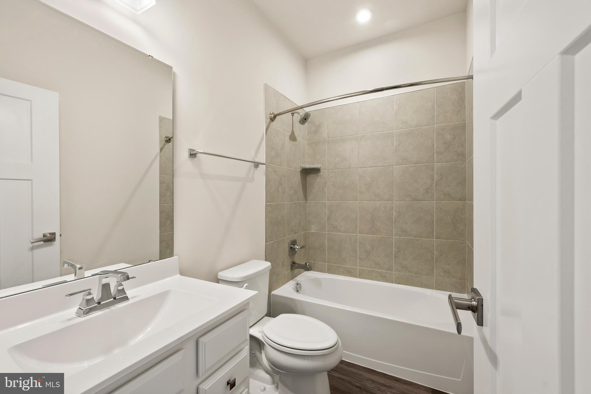 FOSTER'S GLEN - Residential Lease