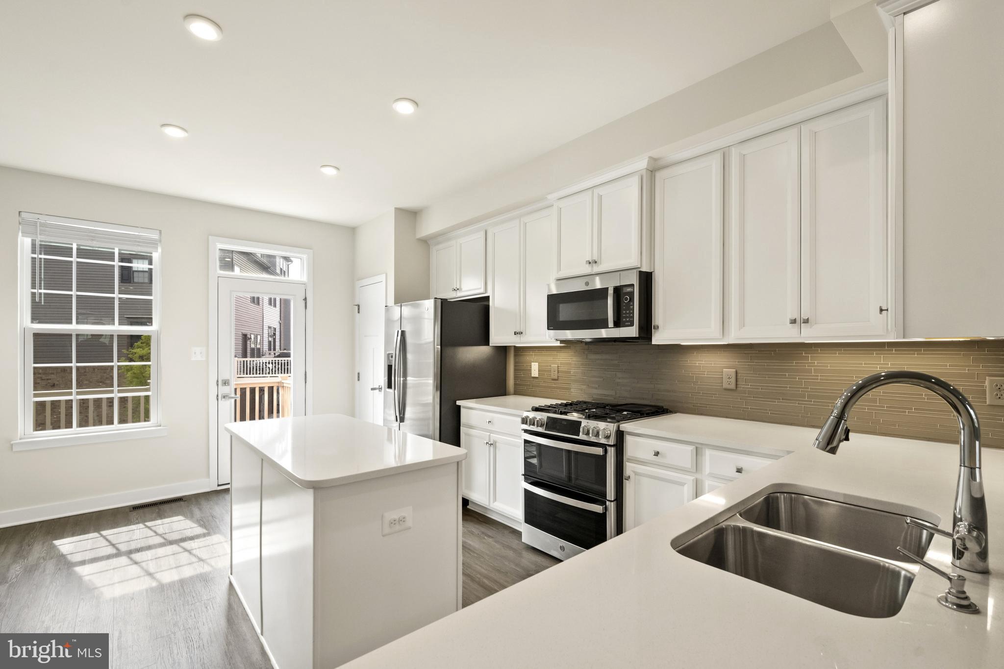 FOSTER'S GLEN - Residential Lease