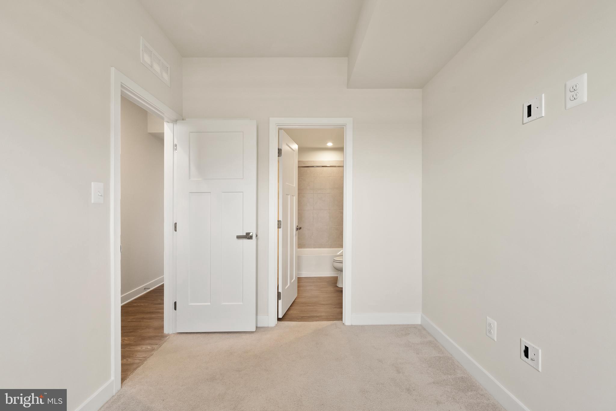 FOSTER'S GLEN - Residential Lease