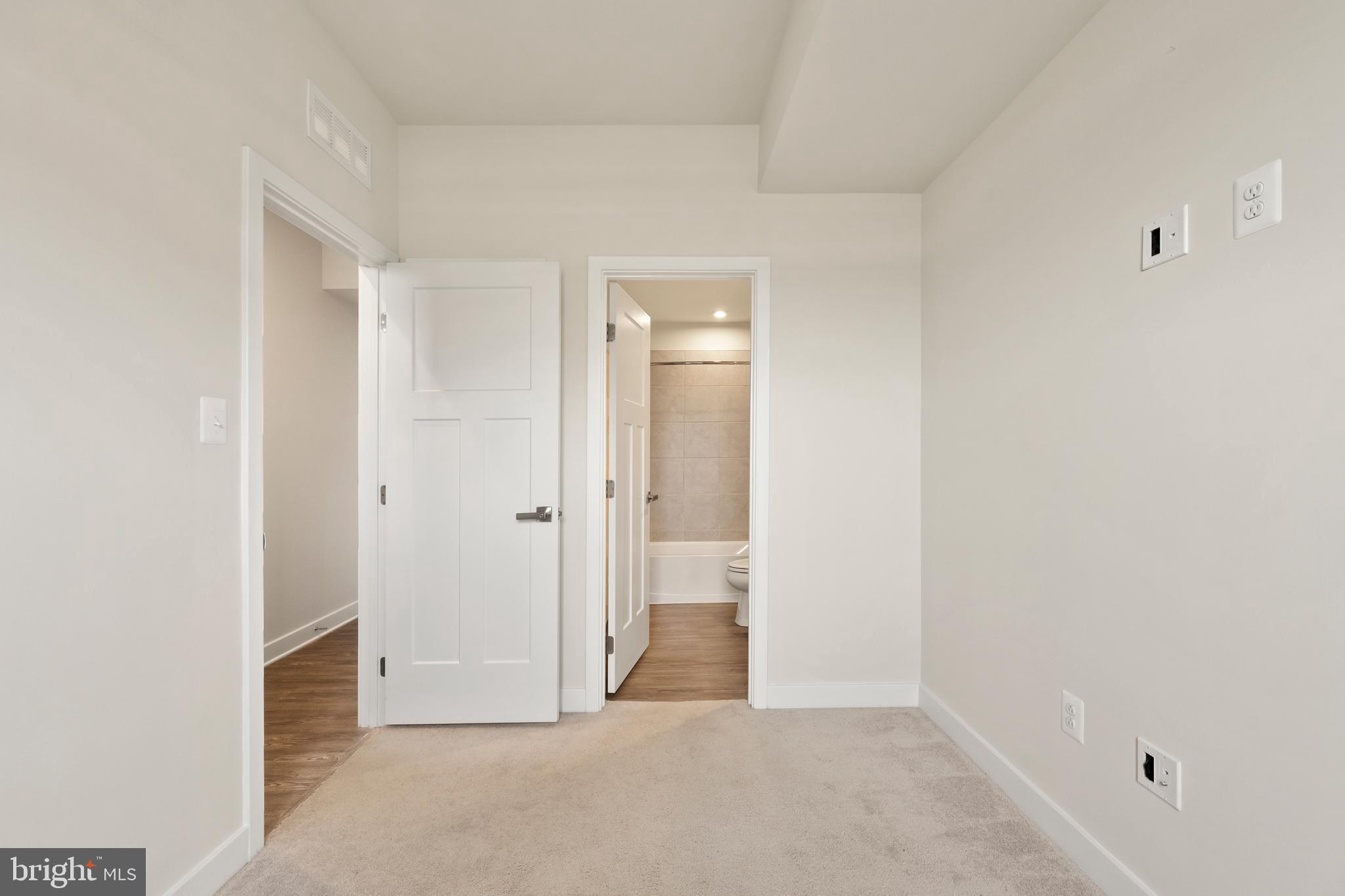 FOSTER'S GLEN - Residential Lease