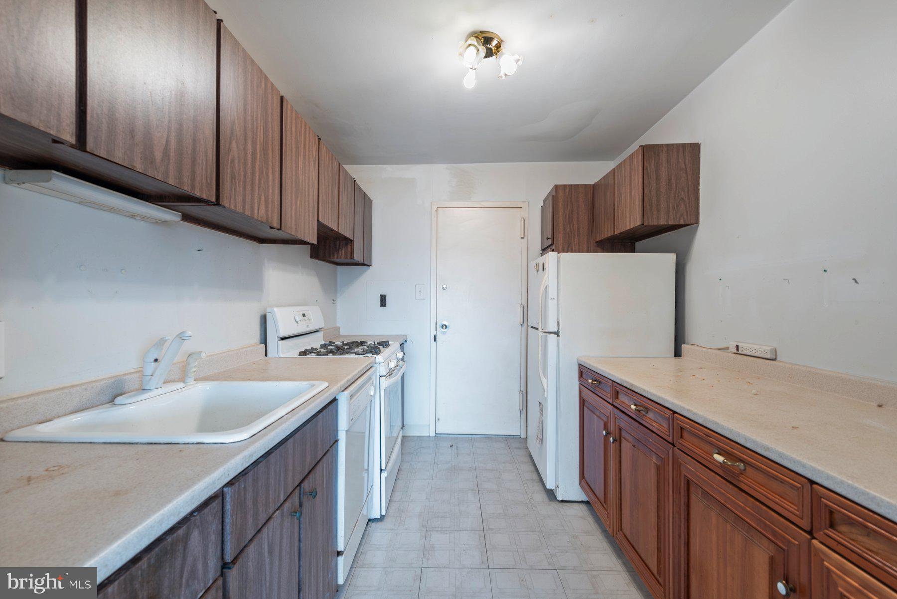 UNIVERSITY TOWERS CODM - Residential