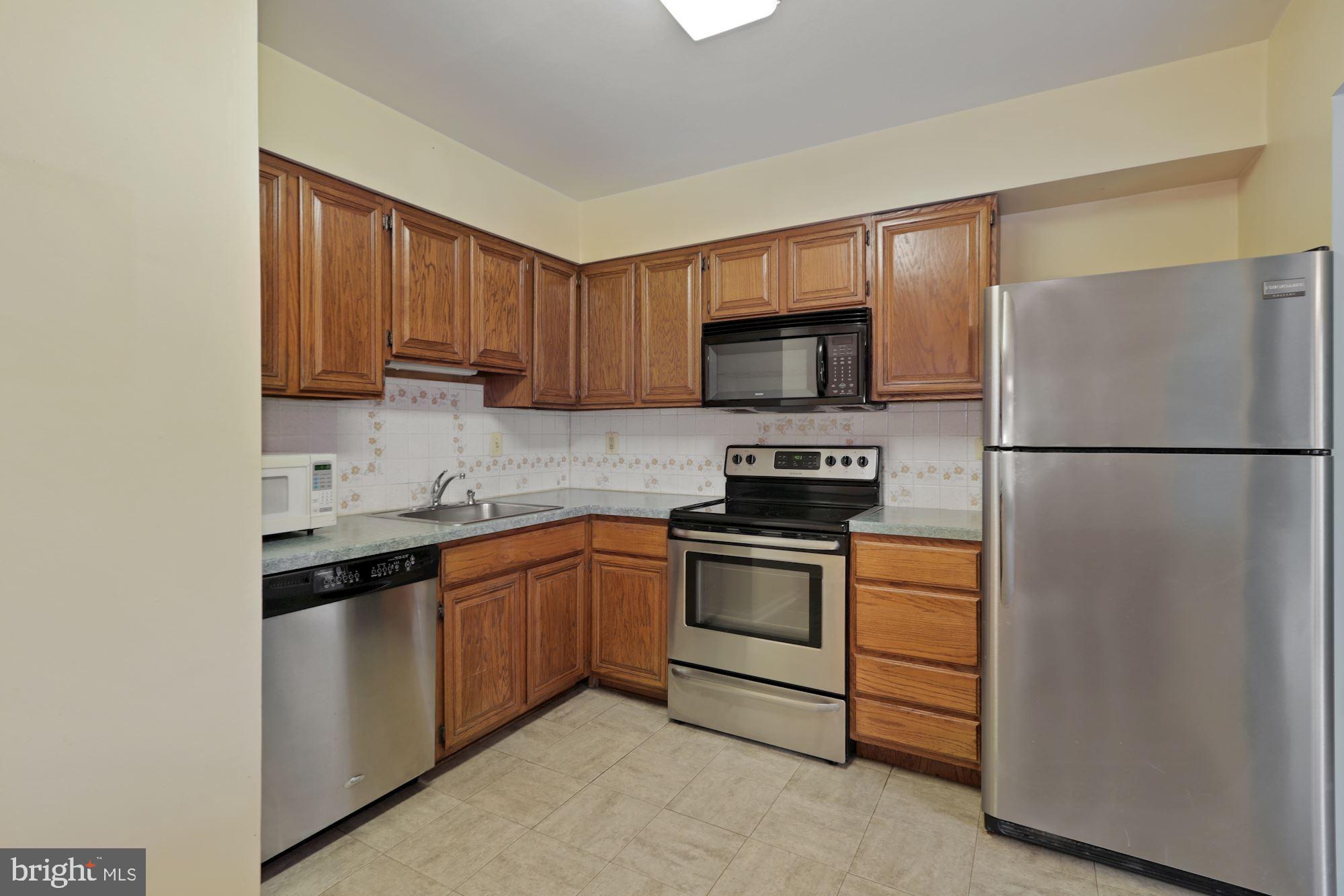 HUNTING RIDGE CONDOMINIUM - Residential